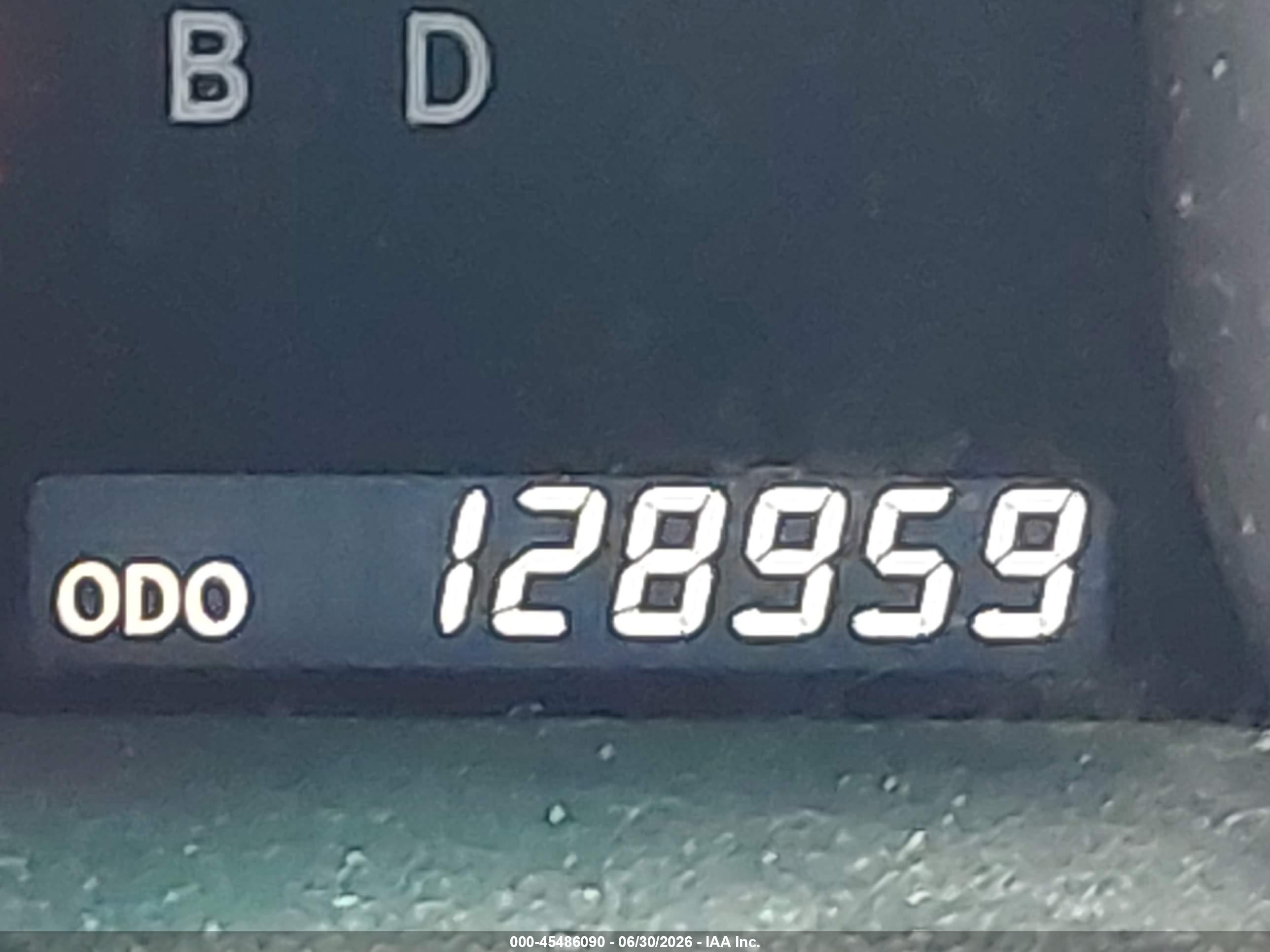 2008 Toyota Highlander Hybrid   Silver vin: JTEEW41A282004775