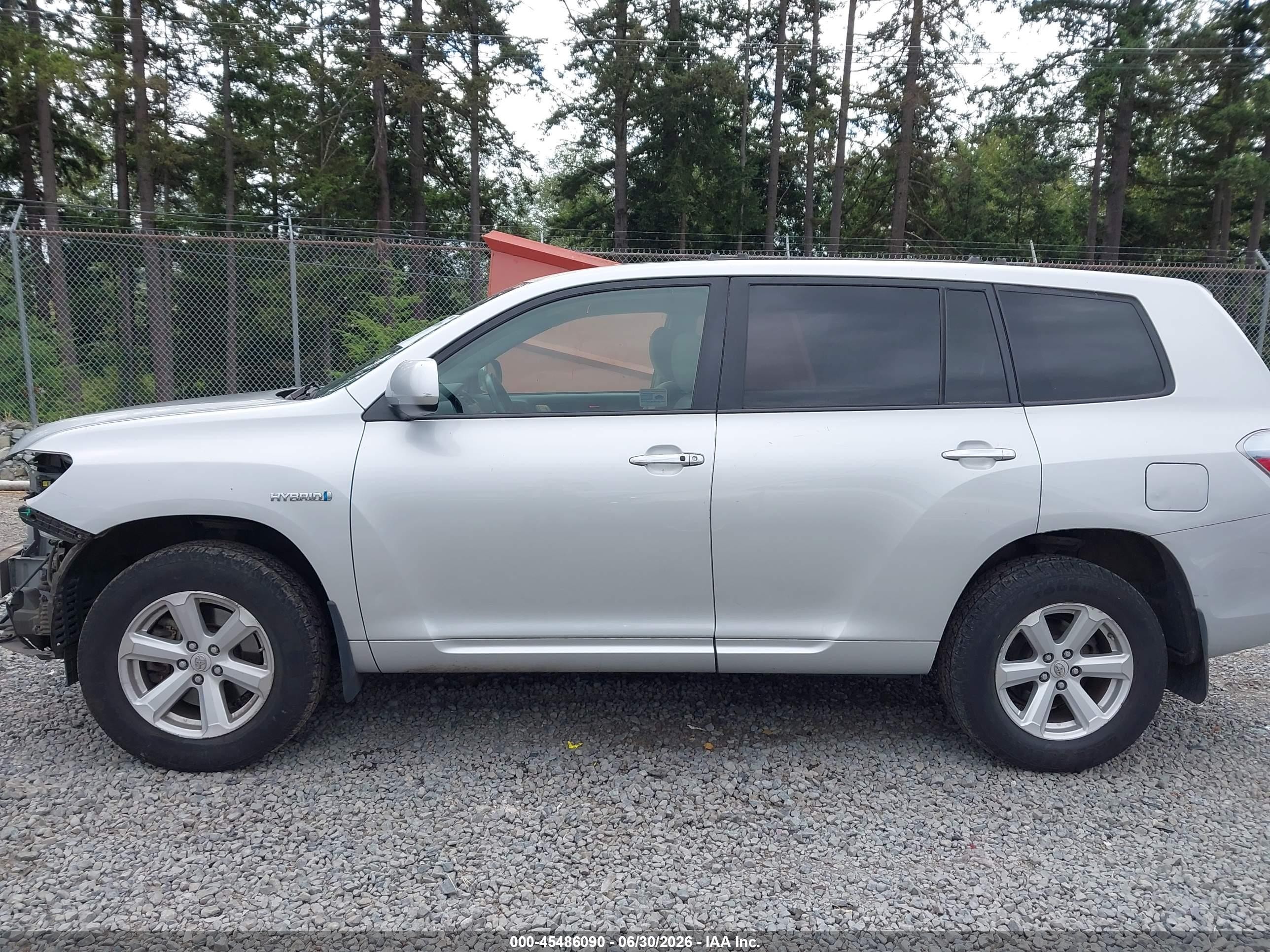 2008 Toyota Highlander Hybrid   Silver vin: JTEEW41A282004775