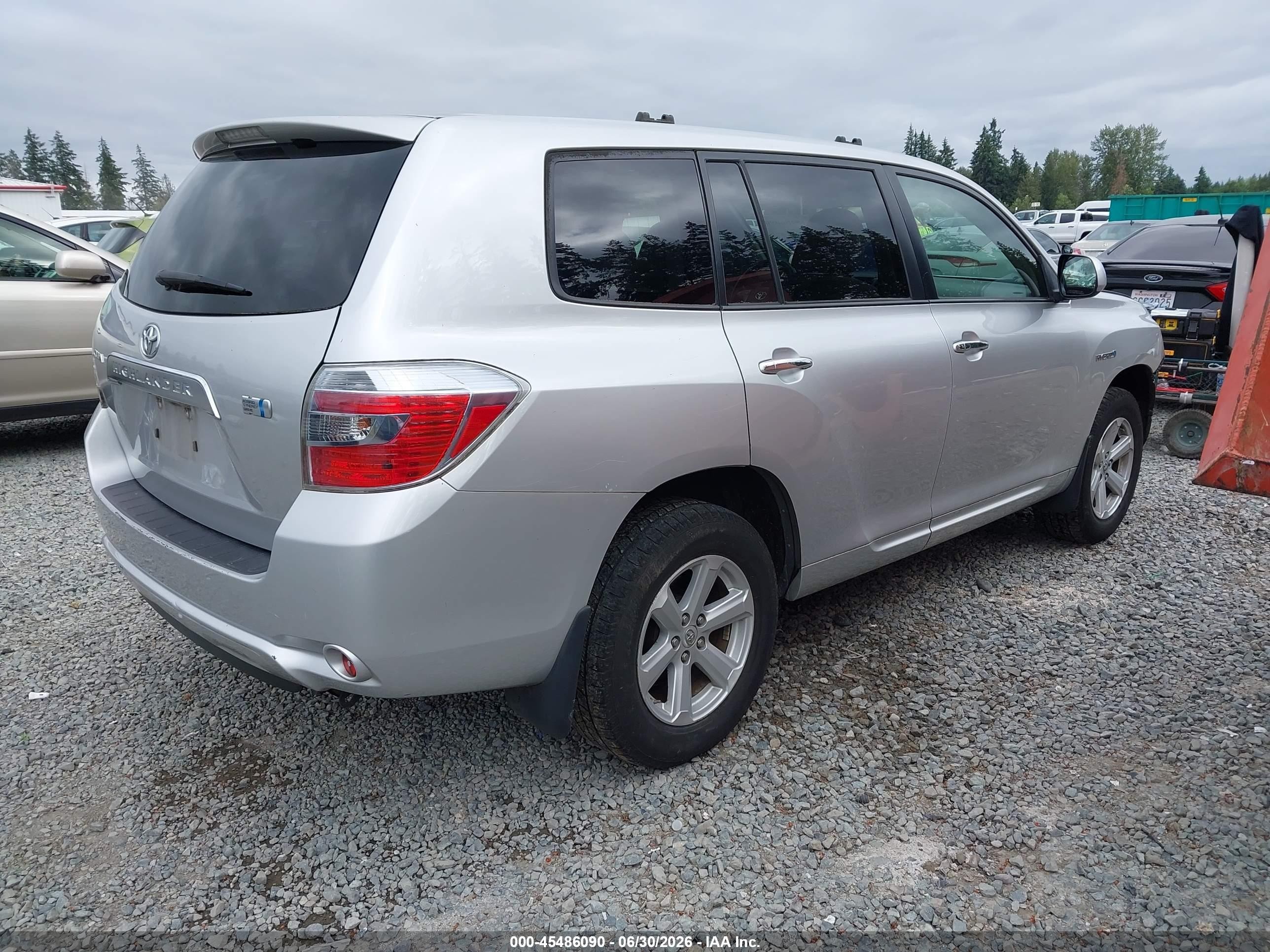 2008 Toyota Highlander Hybrid   Silver vin: JTEEW41A282004775