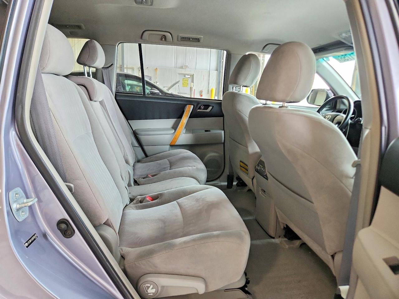 2008 Toyota Highlander Hybrid Gray vin: JTEEW41A282006185