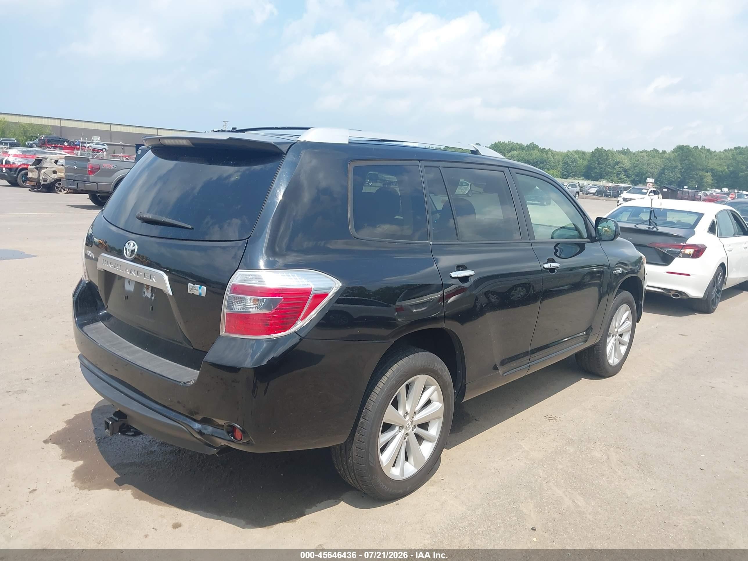 2008 Toyota Highlander Hybrid   Black vin: JTEEW41A282008180
