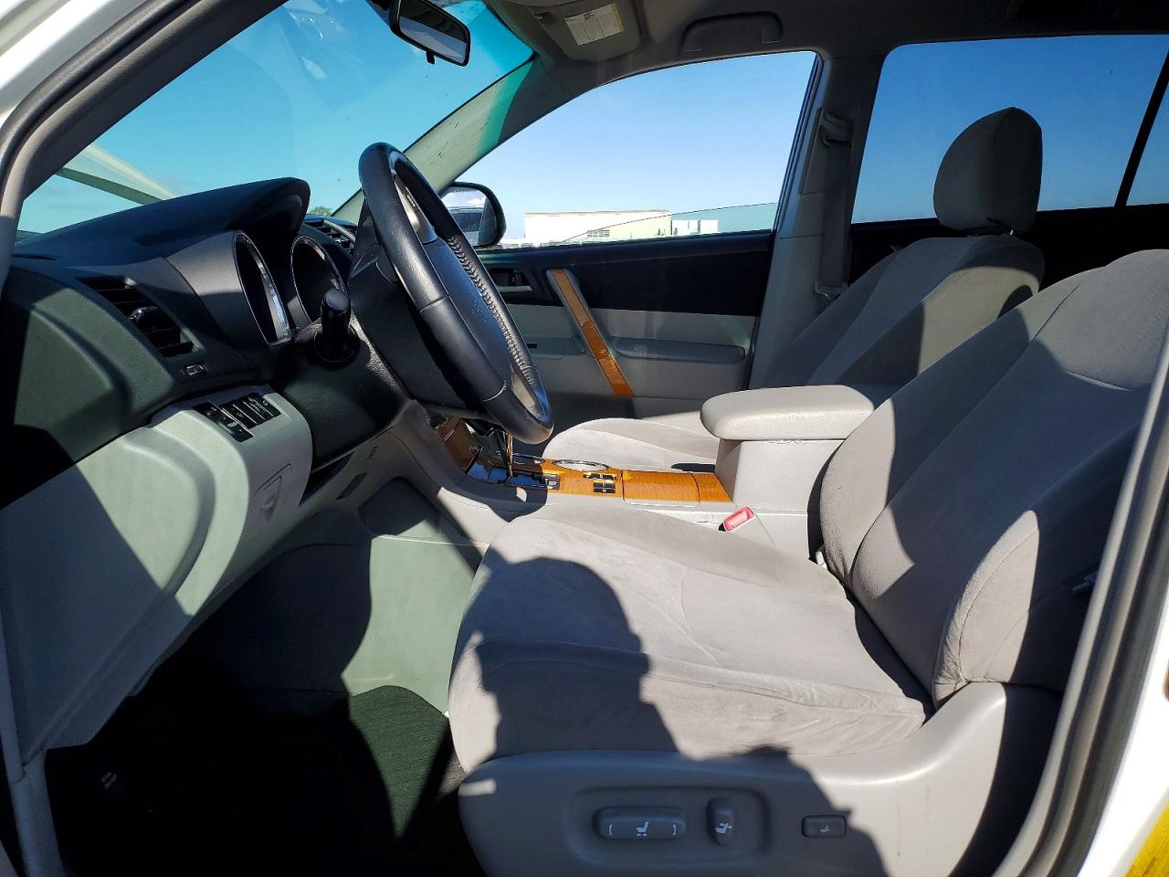 2009 Toyota Highlander Hybrid White vin: JTEEW41A292026020