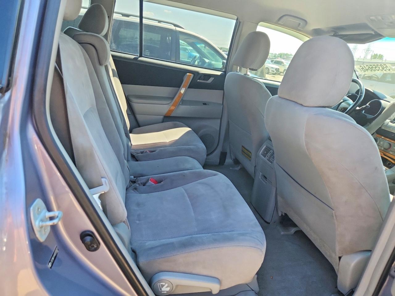 2008 Toyota Highlander Hybrid Silver vin: JTEEW41A482024221