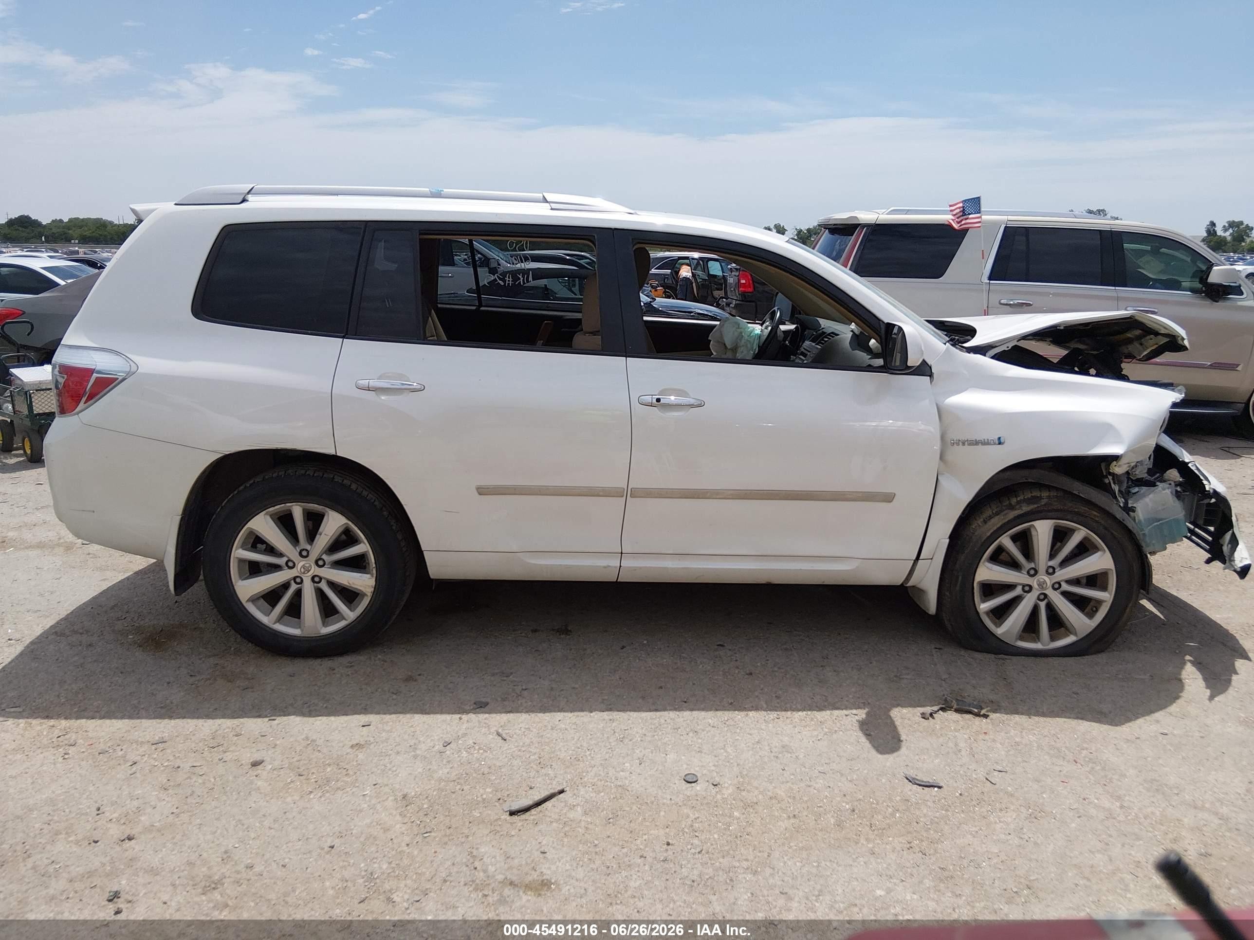 2008 Toyota Highlander Hybrid   Белый vin: JTEEW41A682008120