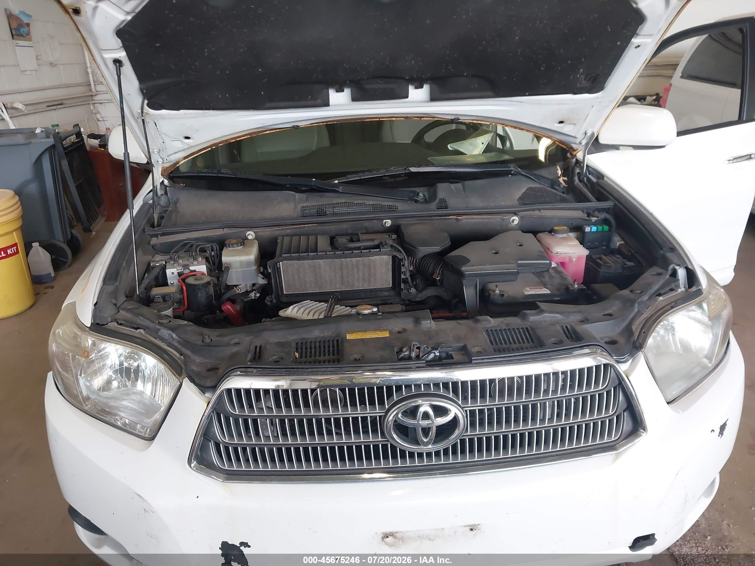 2008 Toyota Highlander Hybrid   White vin: JTEEW41A782010359