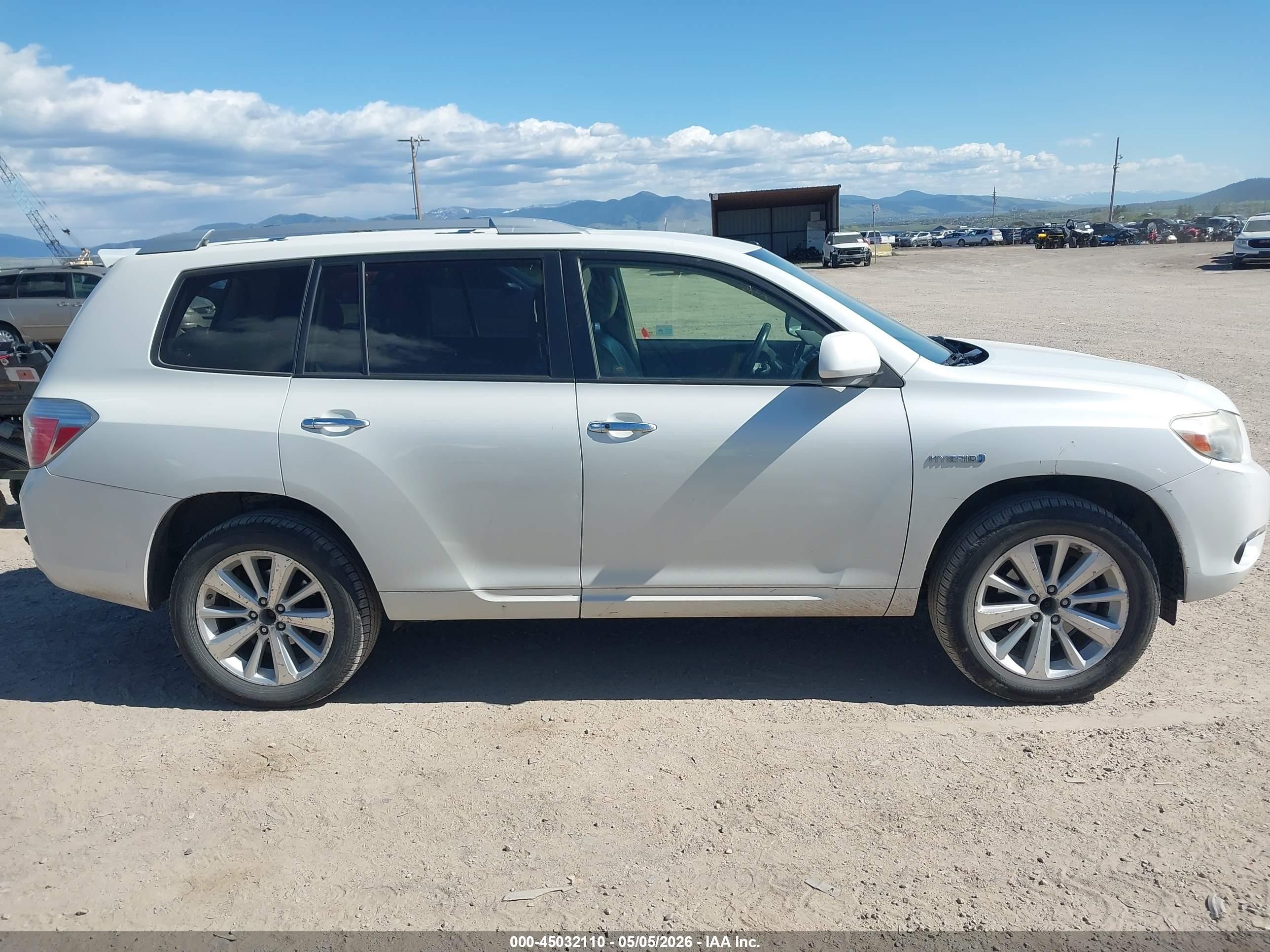2008 Toyota Highlander Hybrid   White vin: JTEEW41A782014430