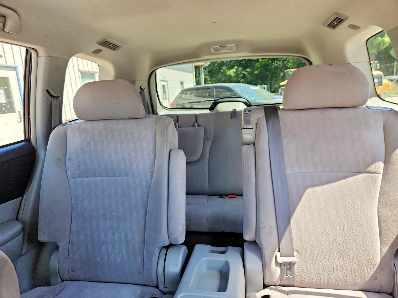 2008 Toyota Highlander Hybrid White vin: JTEEW41A982011089