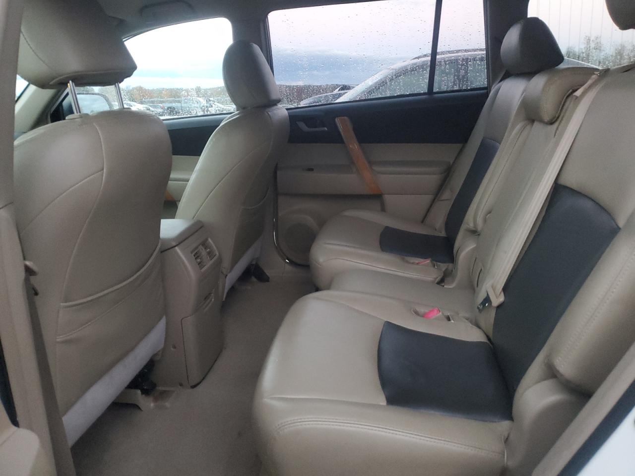 2009 Toyota Highlander Hybrid White vin: JTEEW41A992032106