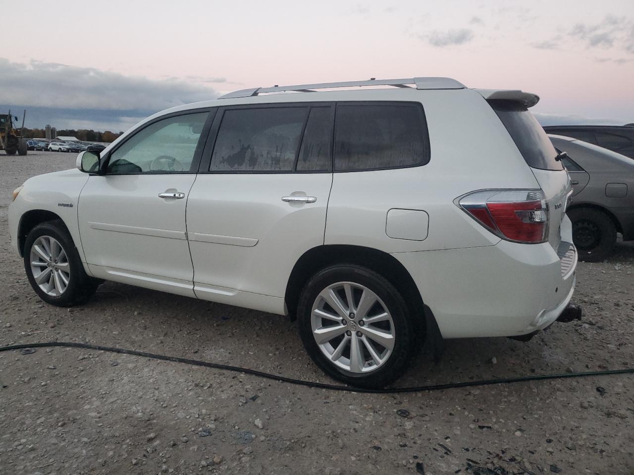 2009 Toyota Highlander Hybrid White vin: JTEEW41A992032106