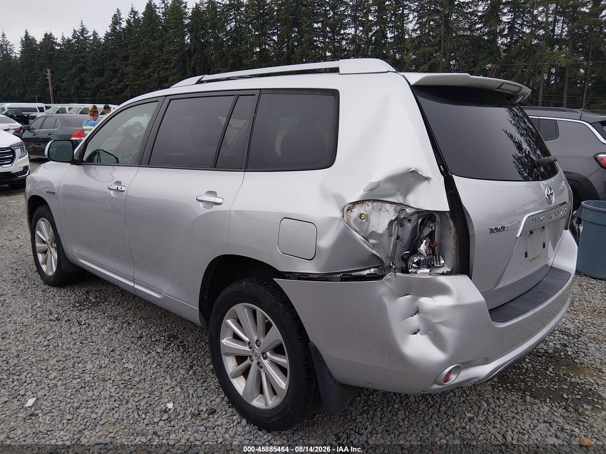 2008 Toyota Highlander Hybrid   Silver vin: JTEEW41AX82021842