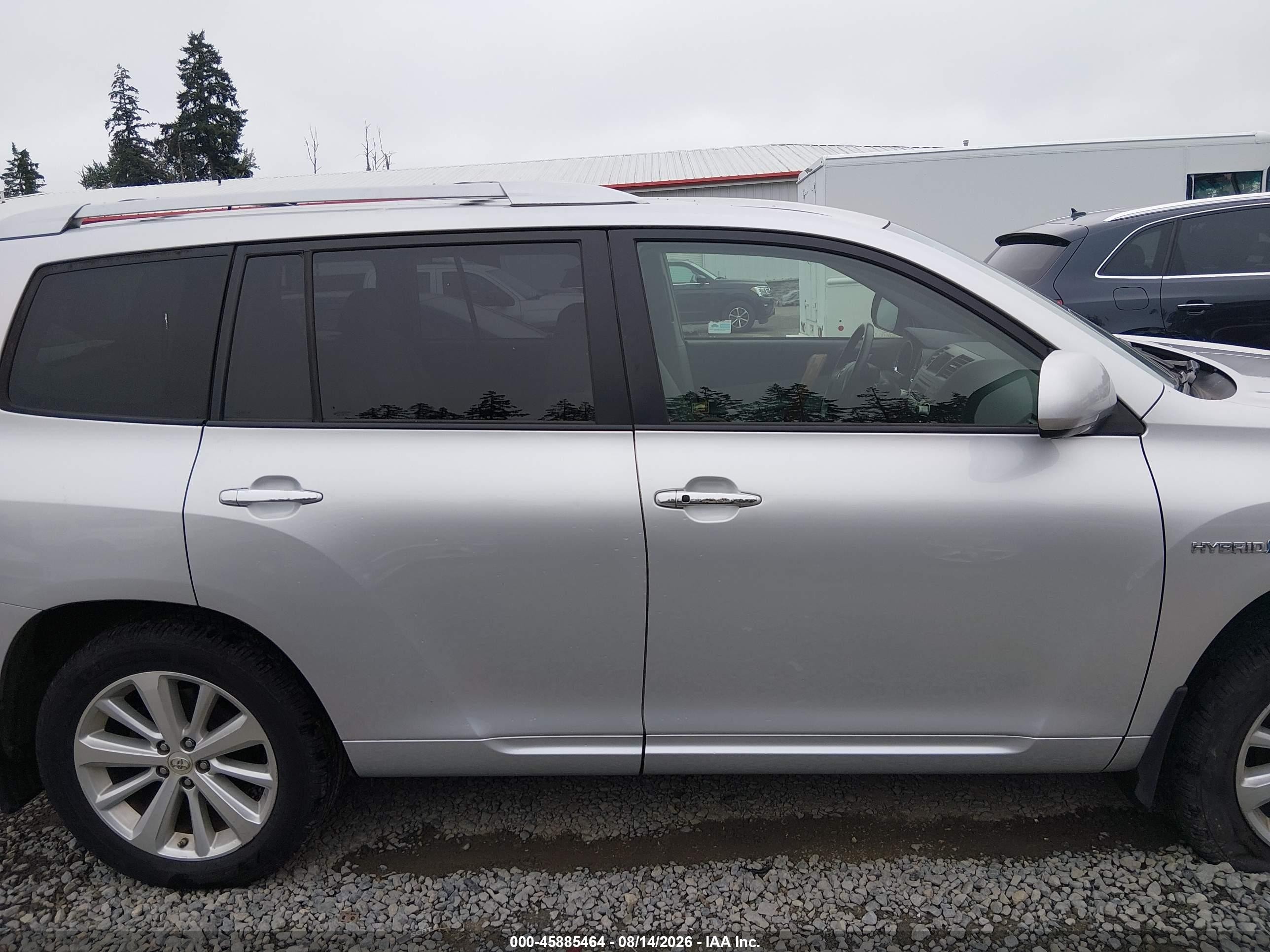 2008 Toyota Highlander Hybrid   Silver vin: JTEEW41AX82021842