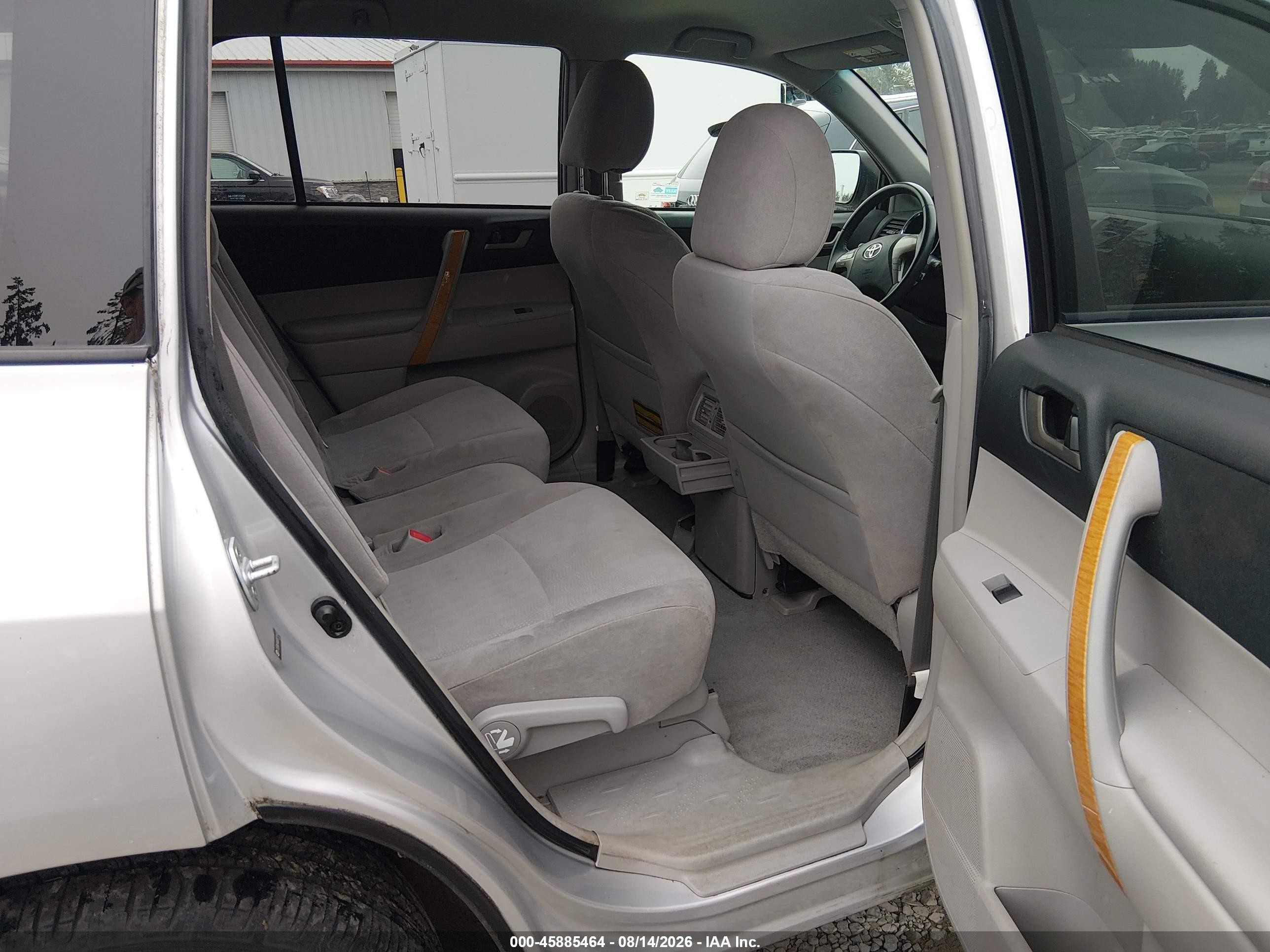 2008 Toyota Highlander Hybrid   Silver vin: JTEEW41AX82021842