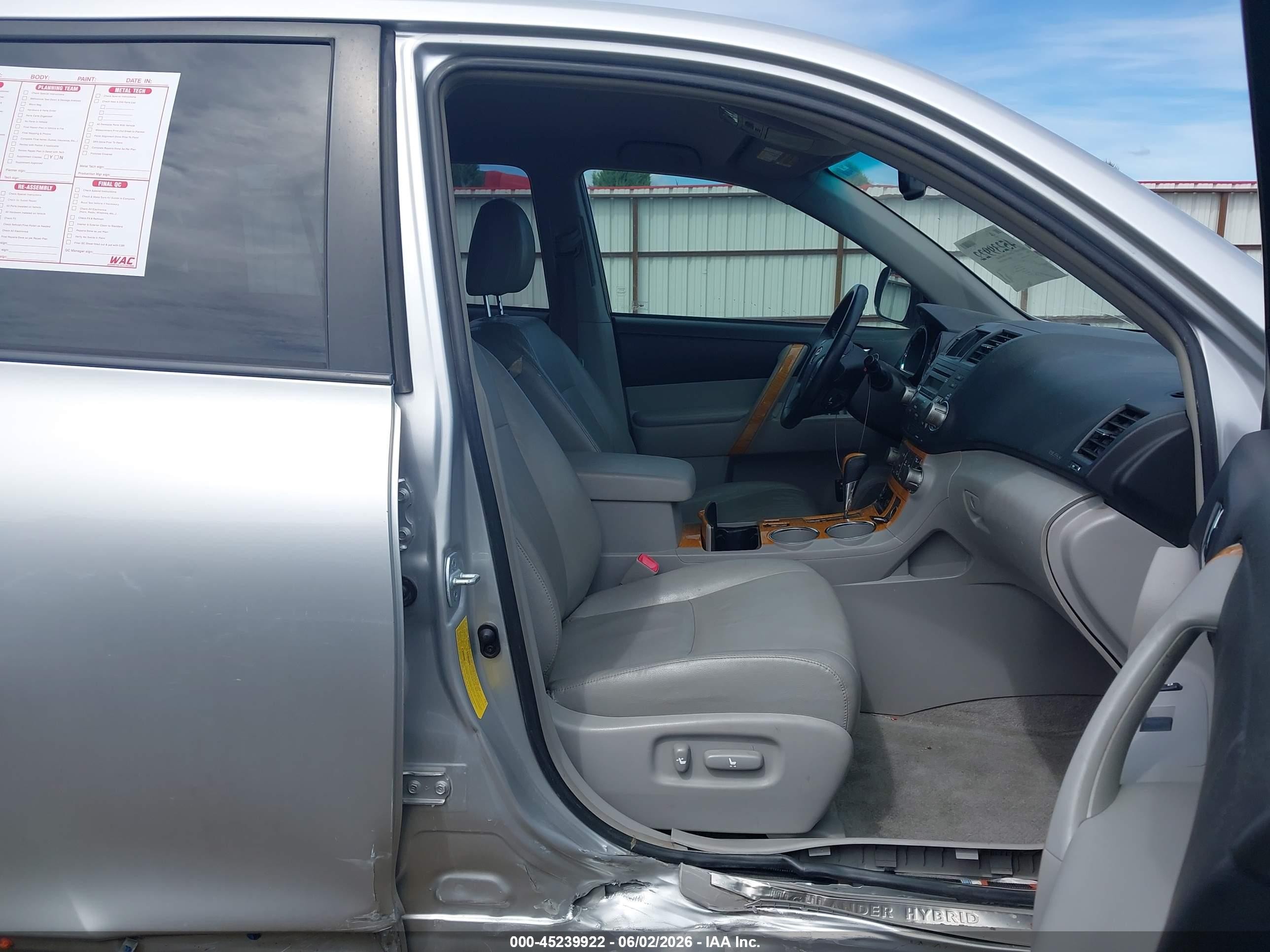 2008 Toyota Highlander Hybrid Limited Silver vin: JTEEW44A082000946