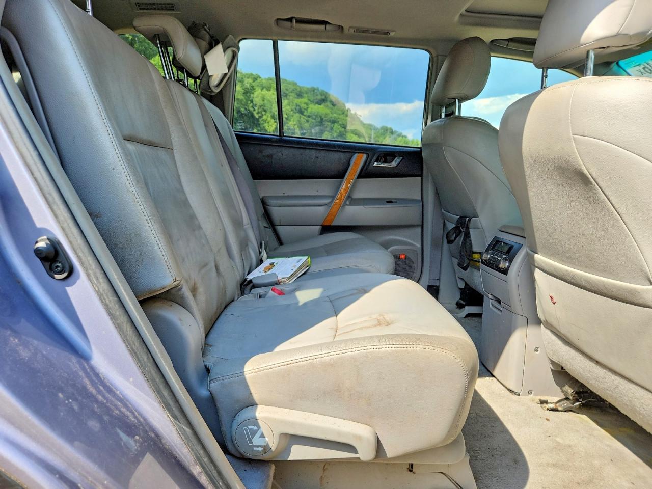 2008 Toyota Highlander Hybrid Limited Blue vin: JTEEW44A082008268