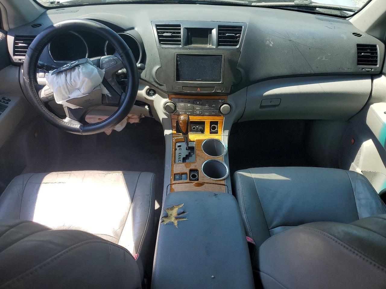 2008 Toyota Highlander Hybrid Limited Silver vin: JTEEW44A082015947