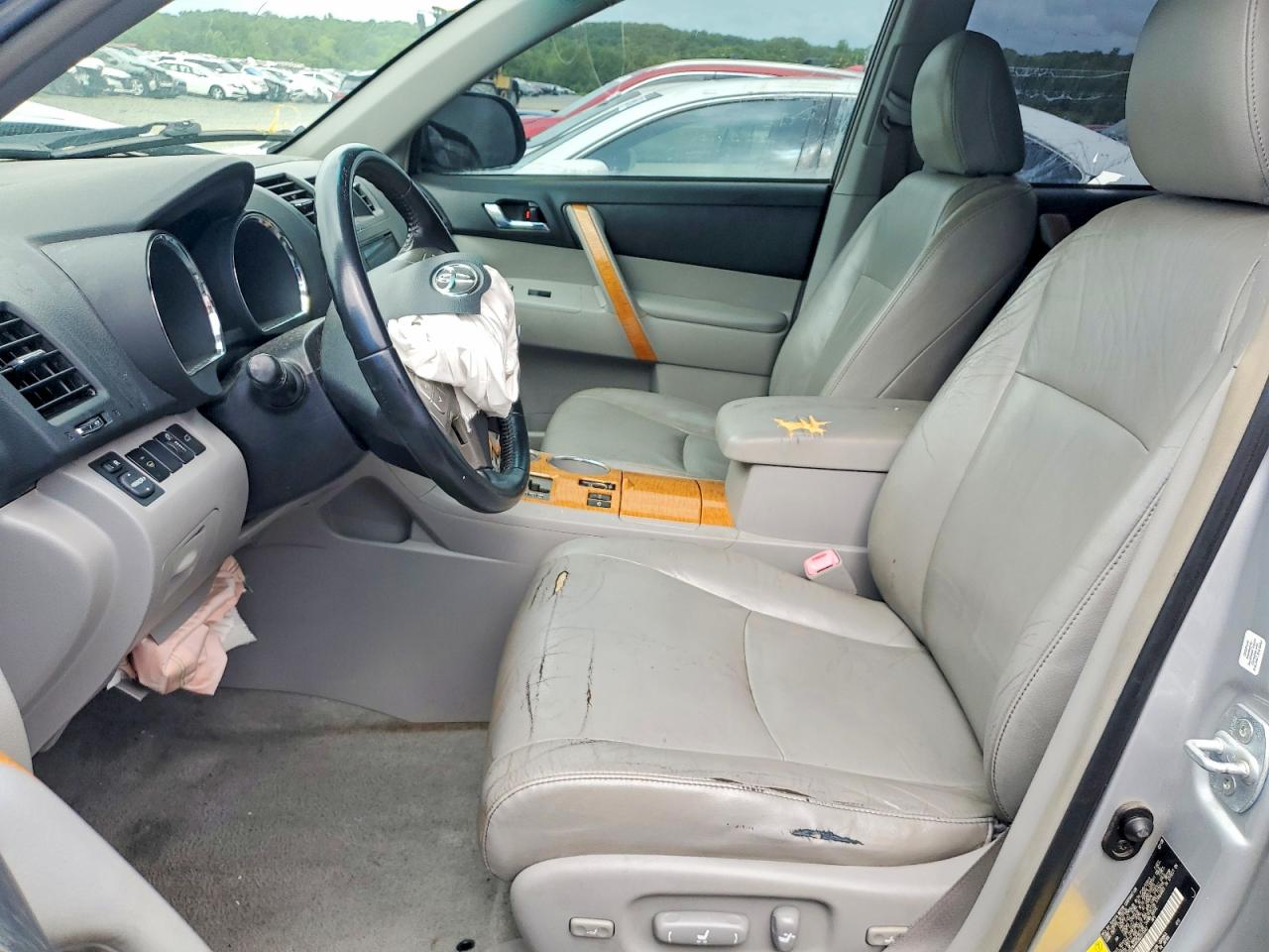 2008 Toyota Highlander Hybrid Limited Silver vin: JTEEW44A082015947
