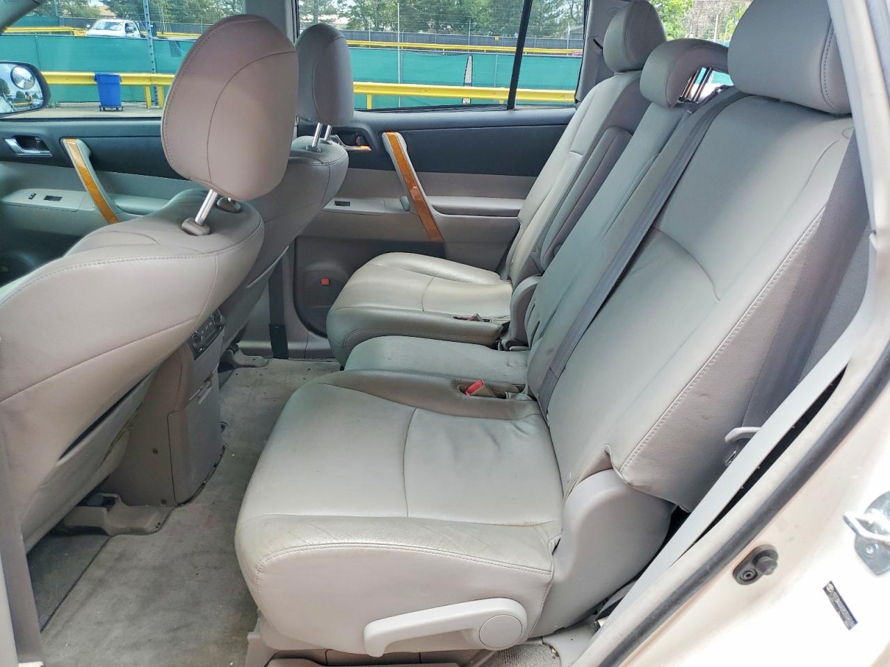 2008 Toyota Highlander Hybrid Limited White vin: JTEEW44A082018184