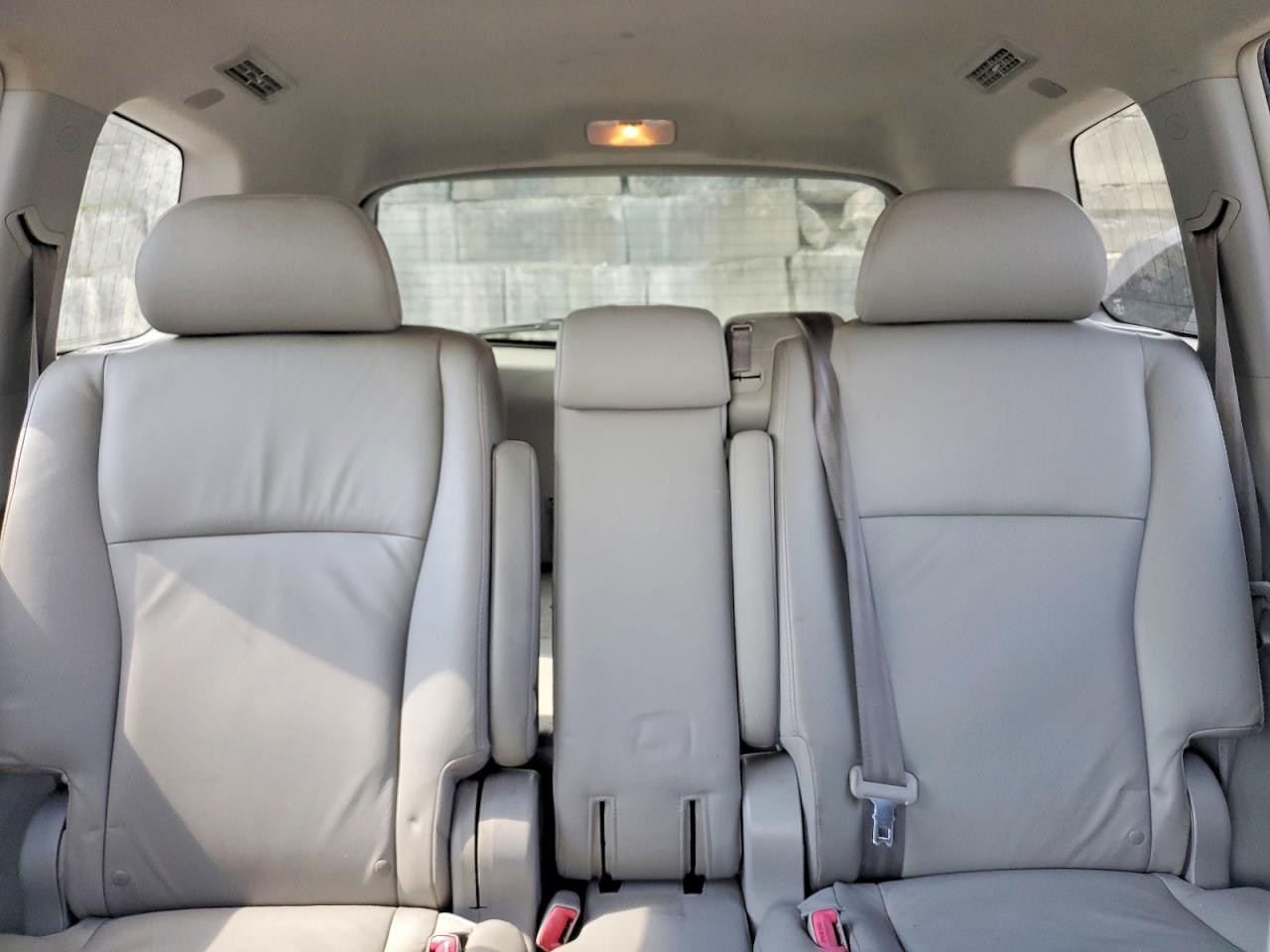 2008 Toyota Highlander Hybrid Limited White vin: JTEEW44A182002446