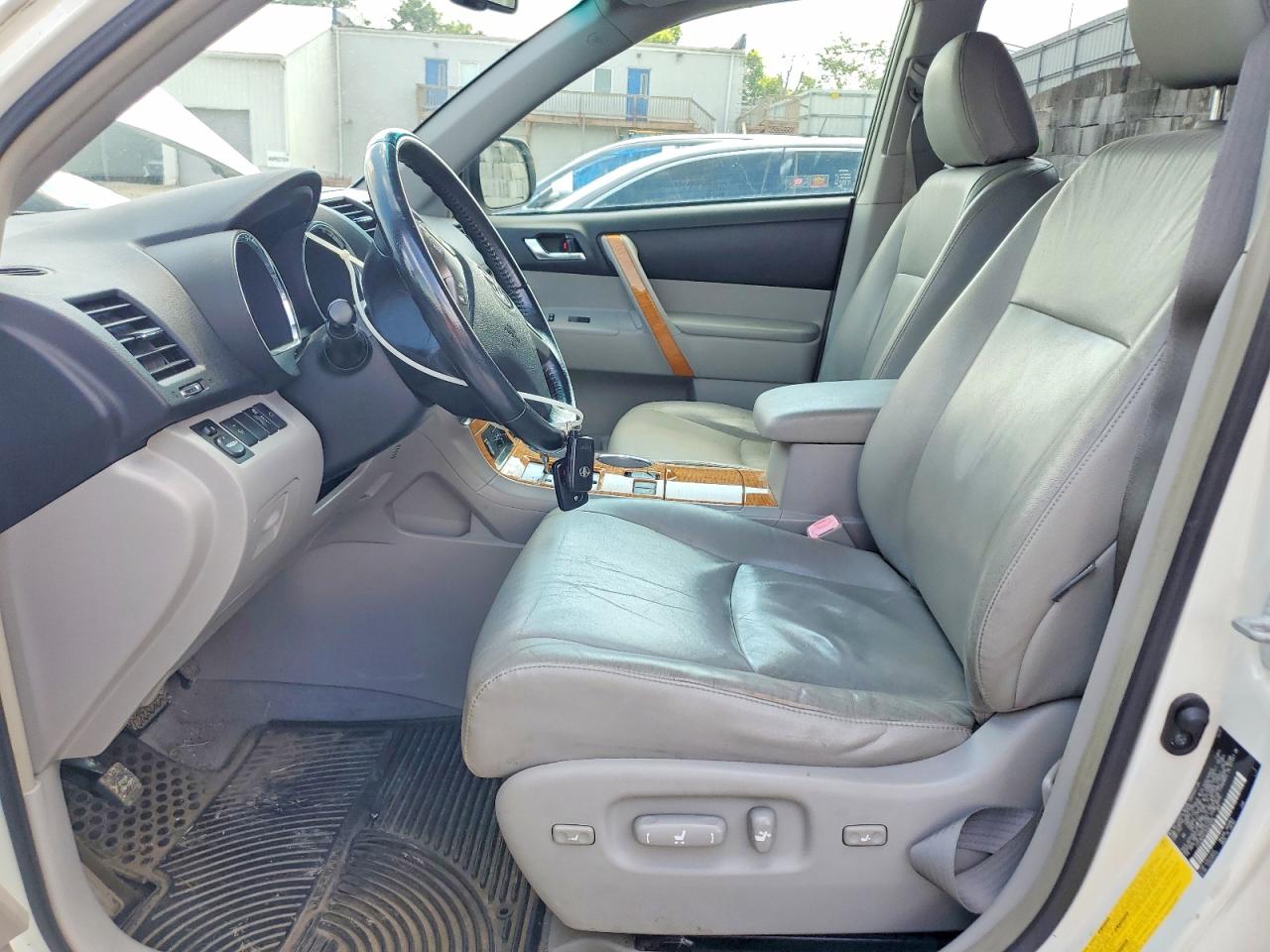 2008 Toyota Highlander Hybrid Limited White vin: JTEEW44A182002446