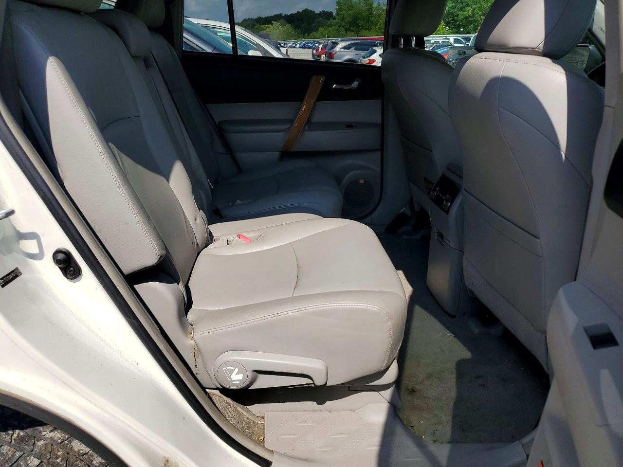 2008 Toyota Highlander Hybrid Limited White vin: JTEEW44A182002446