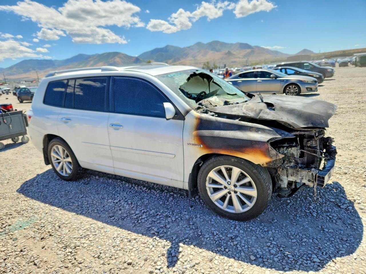 2008 Toyota Highlander Hybrid Limited White vin: JTEEW44A182018663