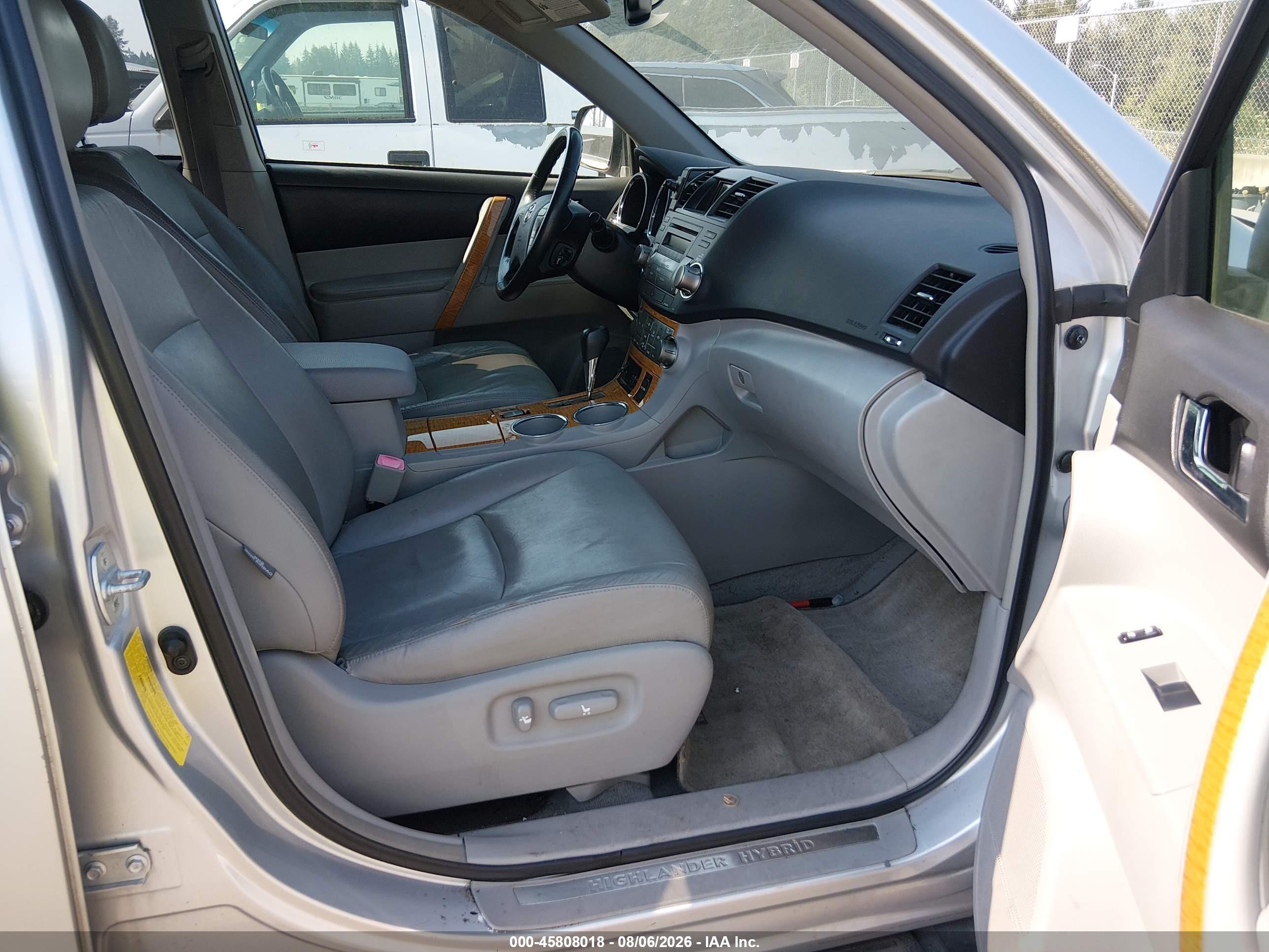 2008 Toyota Highlander Hybrid Limited Silver vin: JTEEW44A282001998