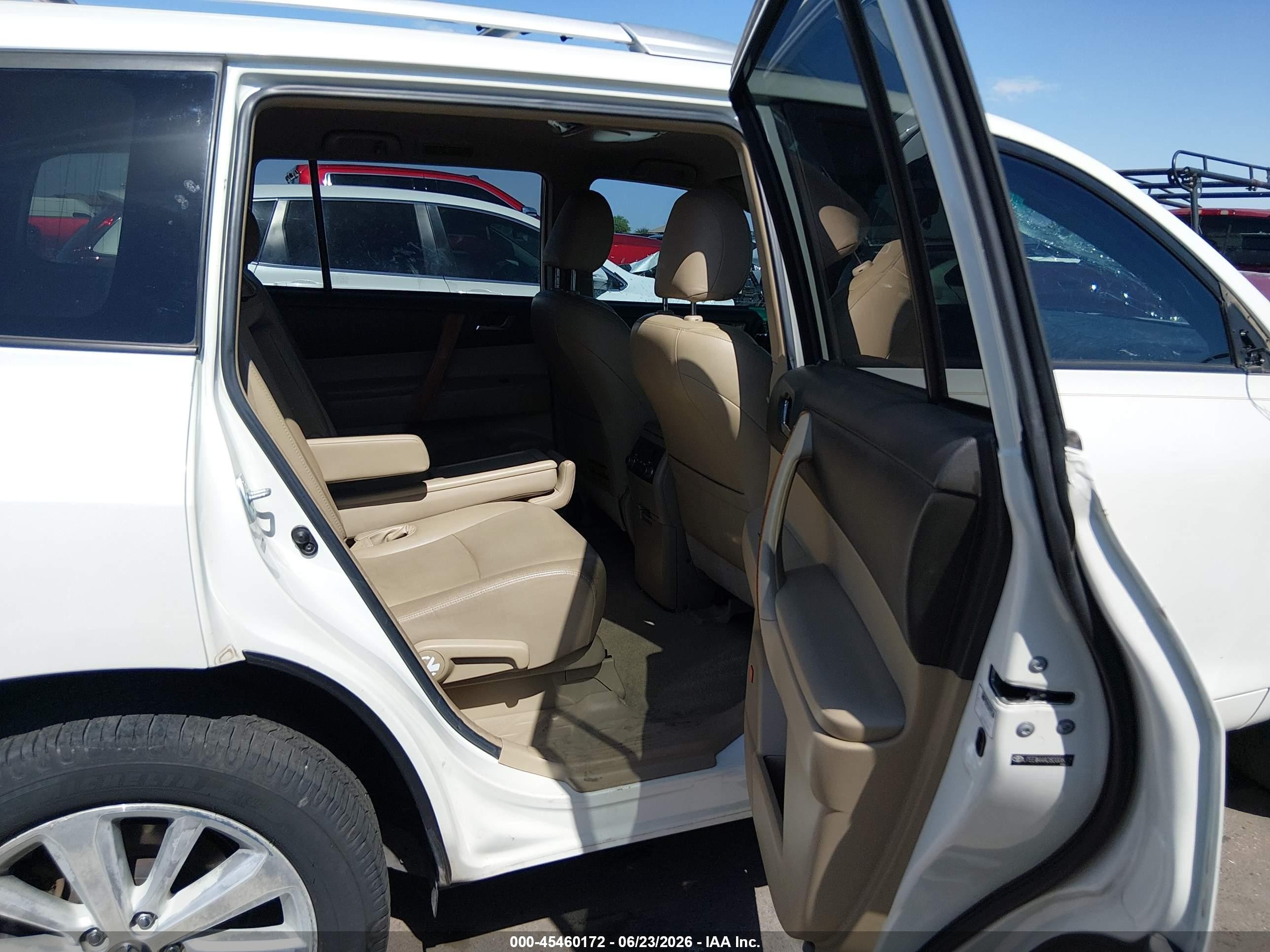 2008 Toyota Highlander Hybrid Limited White vin: JTEEW44A282006375