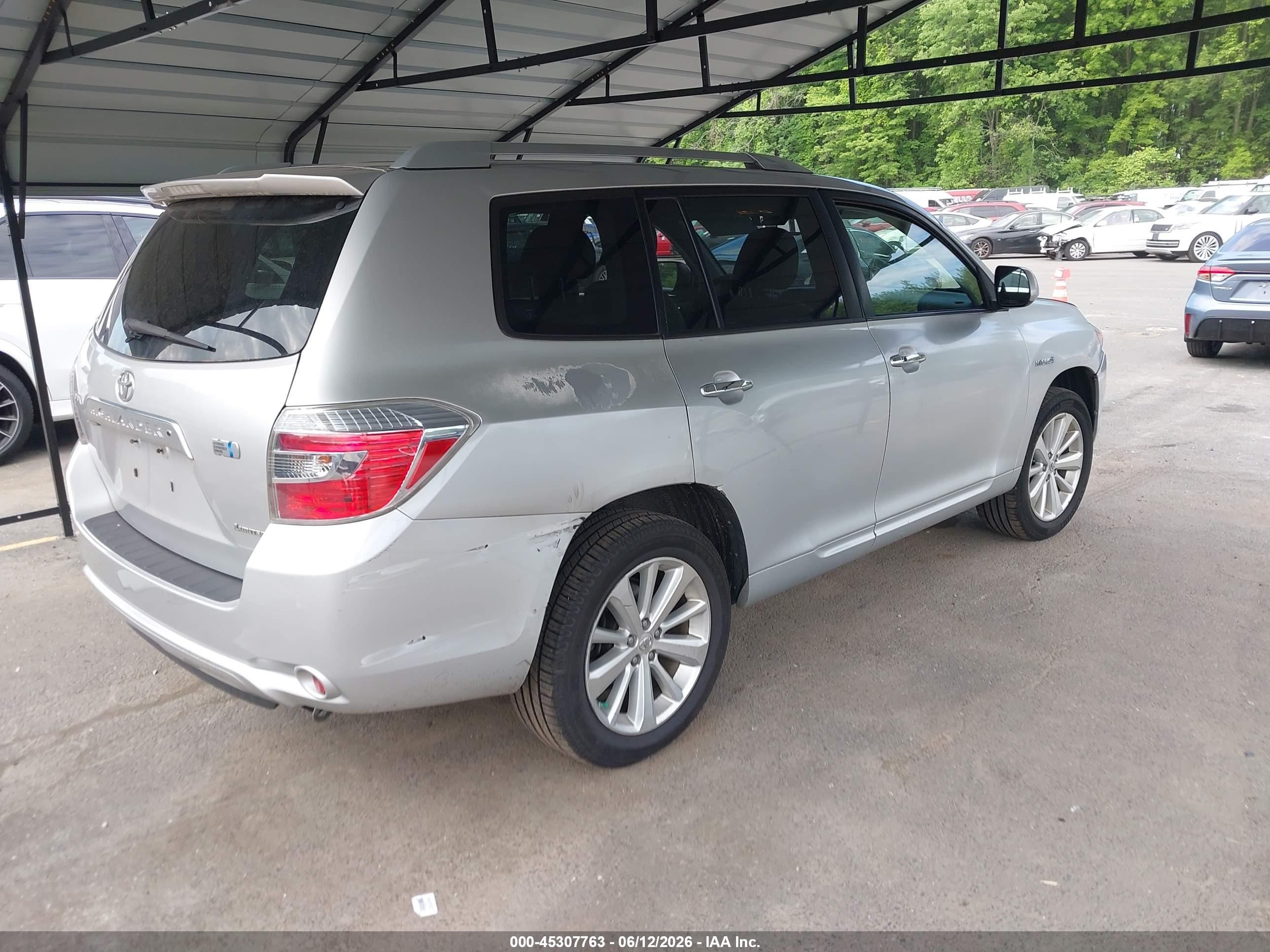 2008 Toyota Highlander Hybrid Limited Silver vin: JTEEW44A282009468