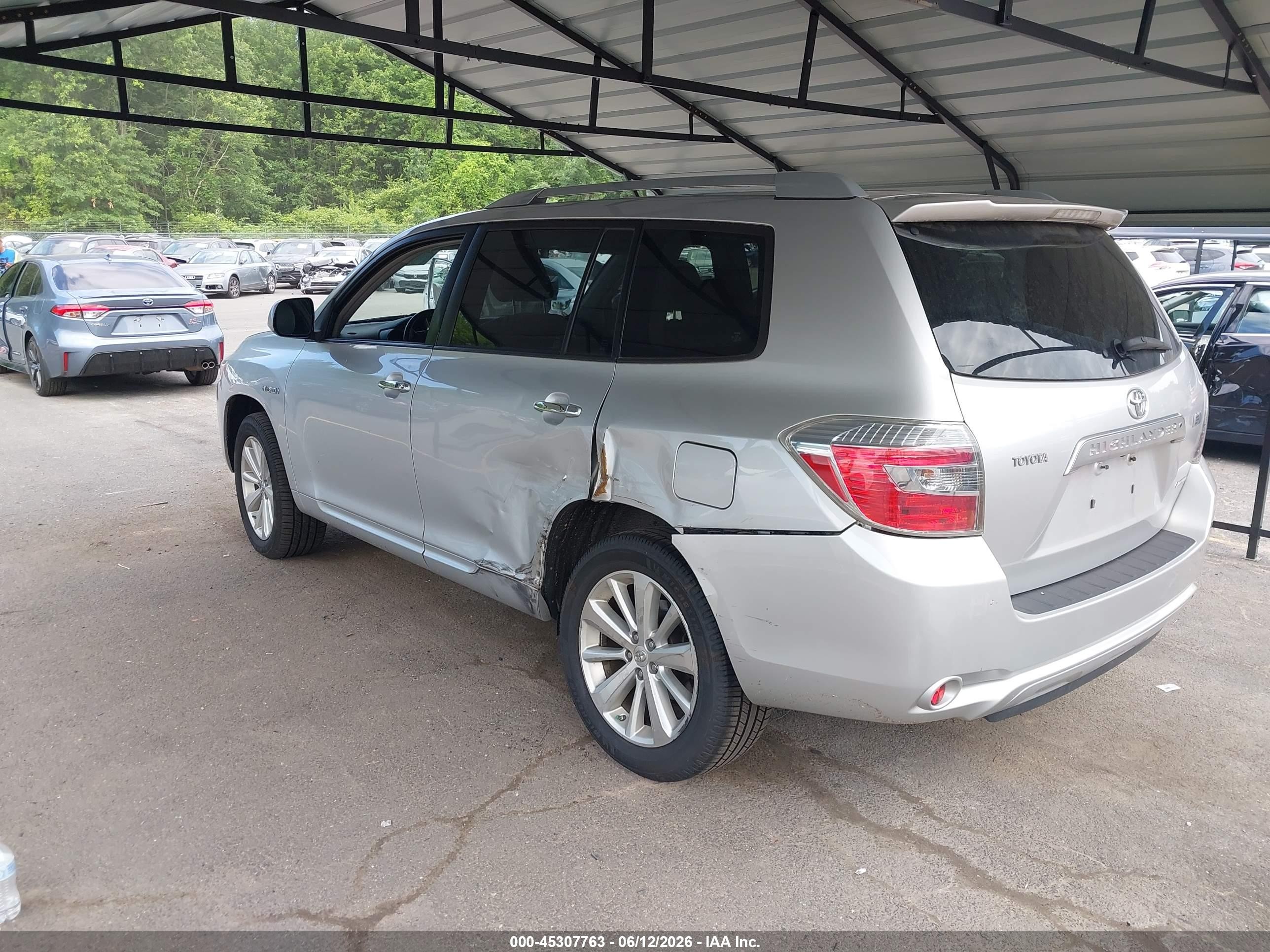 2008 Toyota Highlander Hybrid Limited Silver vin: JTEEW44A282009468