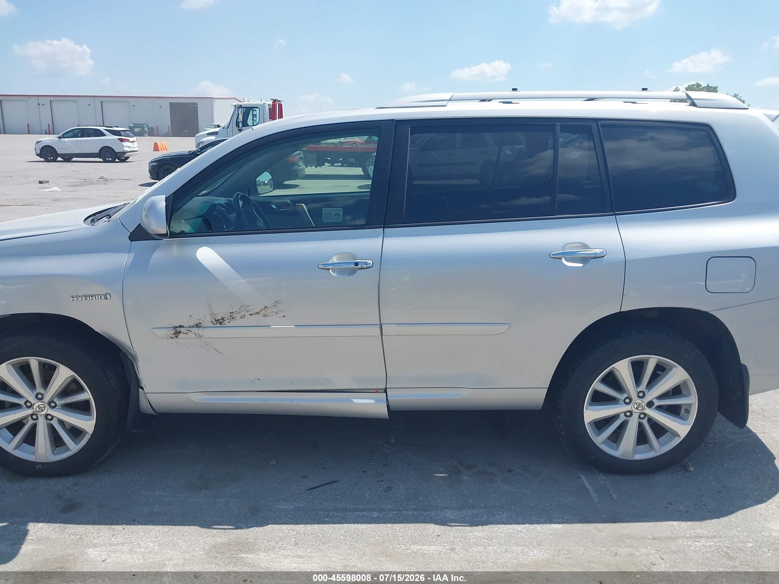 2008 Toyota Highlander Hybrid Limited Silver vin: JTEEW44A282010927