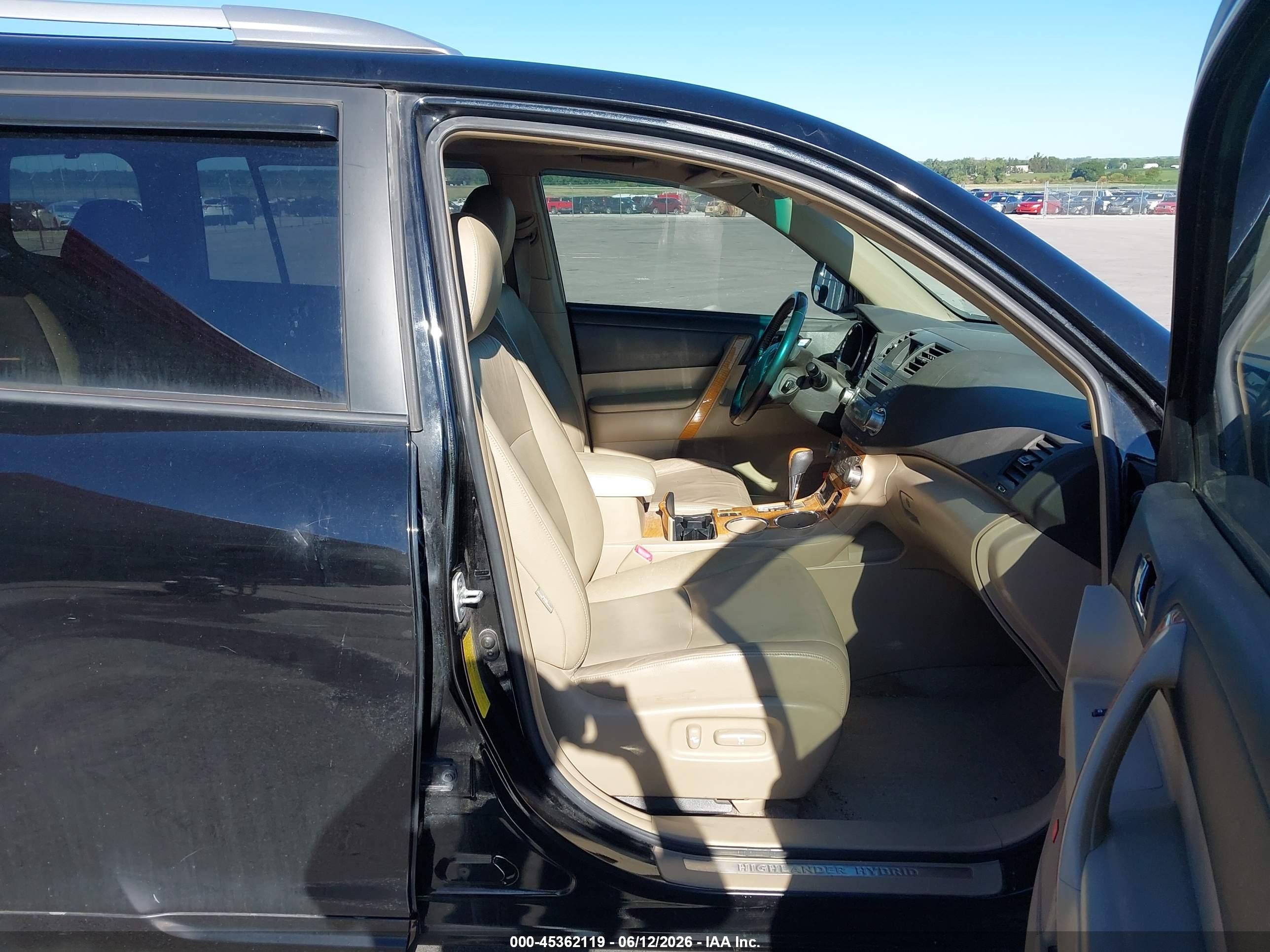 2008 Toyota Highlander Hybrid Limited Black vin: JTEEW44A382019734