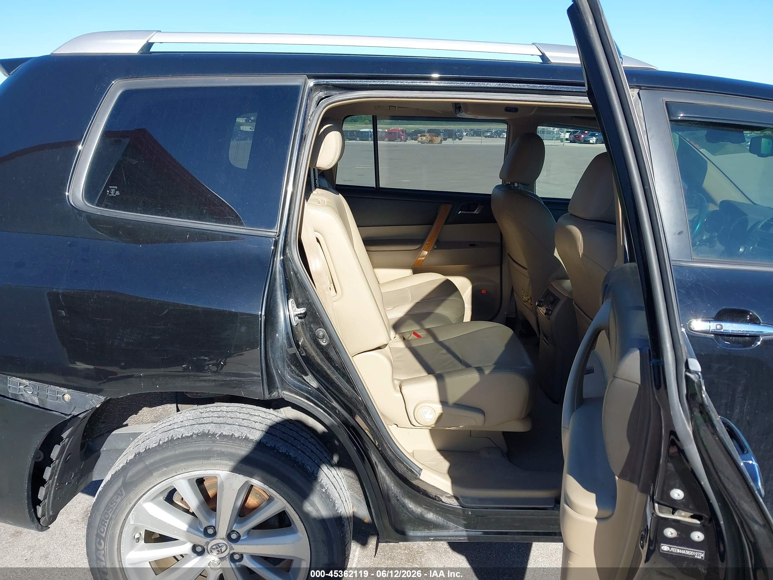 2008 Toyota Highlander Hybrid Limited Black vin: JTEEW44A382019734