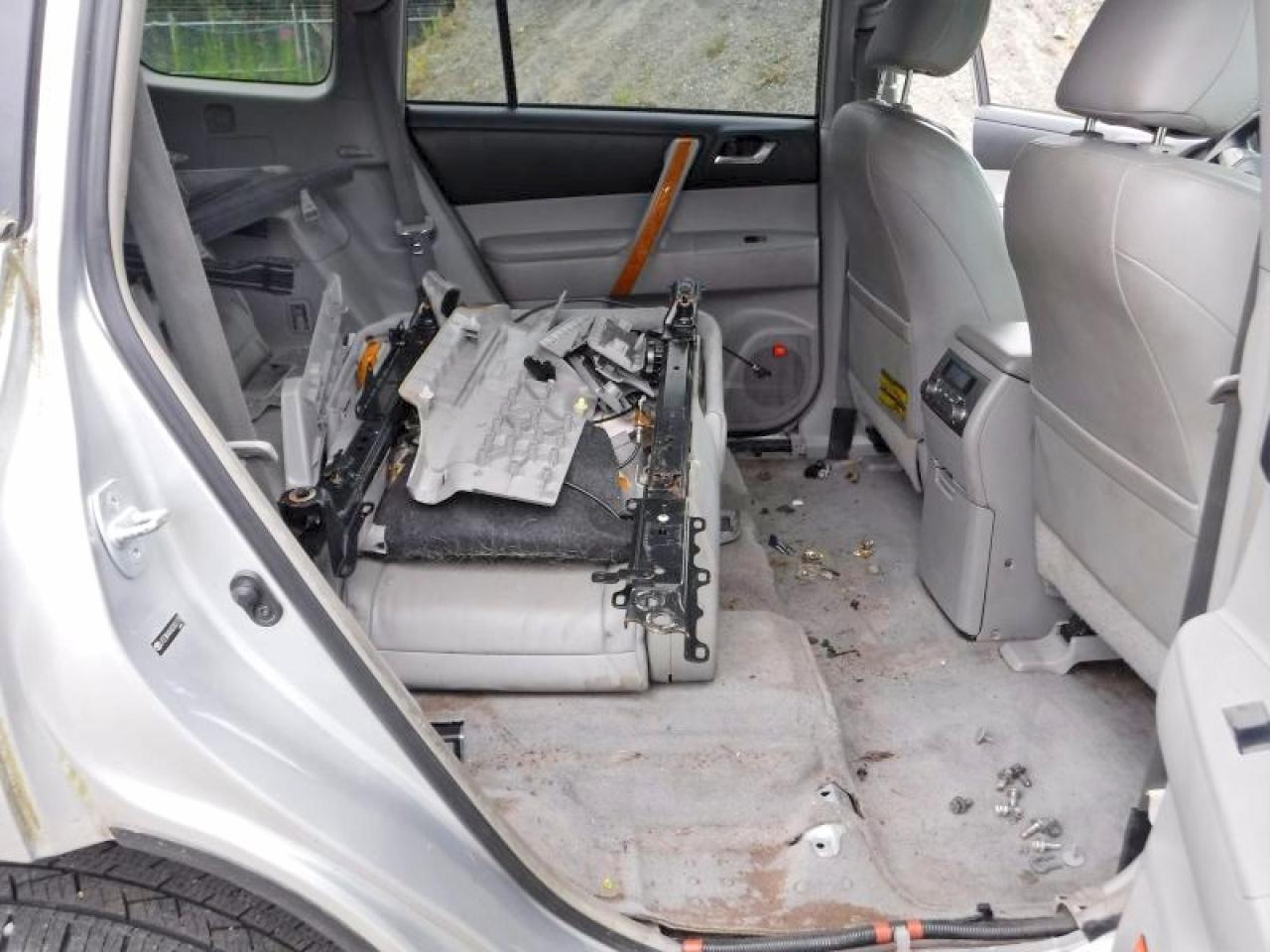 2008 Toyota Highlander Hybrid Limited Silver vin: JTEEW44A482001775