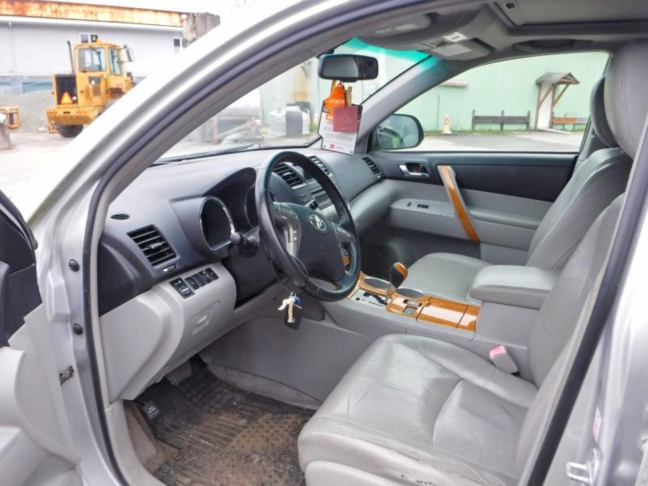 2008 Toyota Highlander Hybrid Limited Silver vin: JTEEW44A482001775