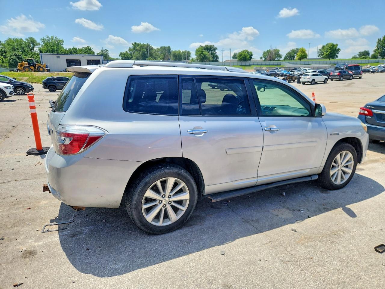 2008 Toyota Highlander Hybrid Limited Silver vin: JTEEW44A482001887