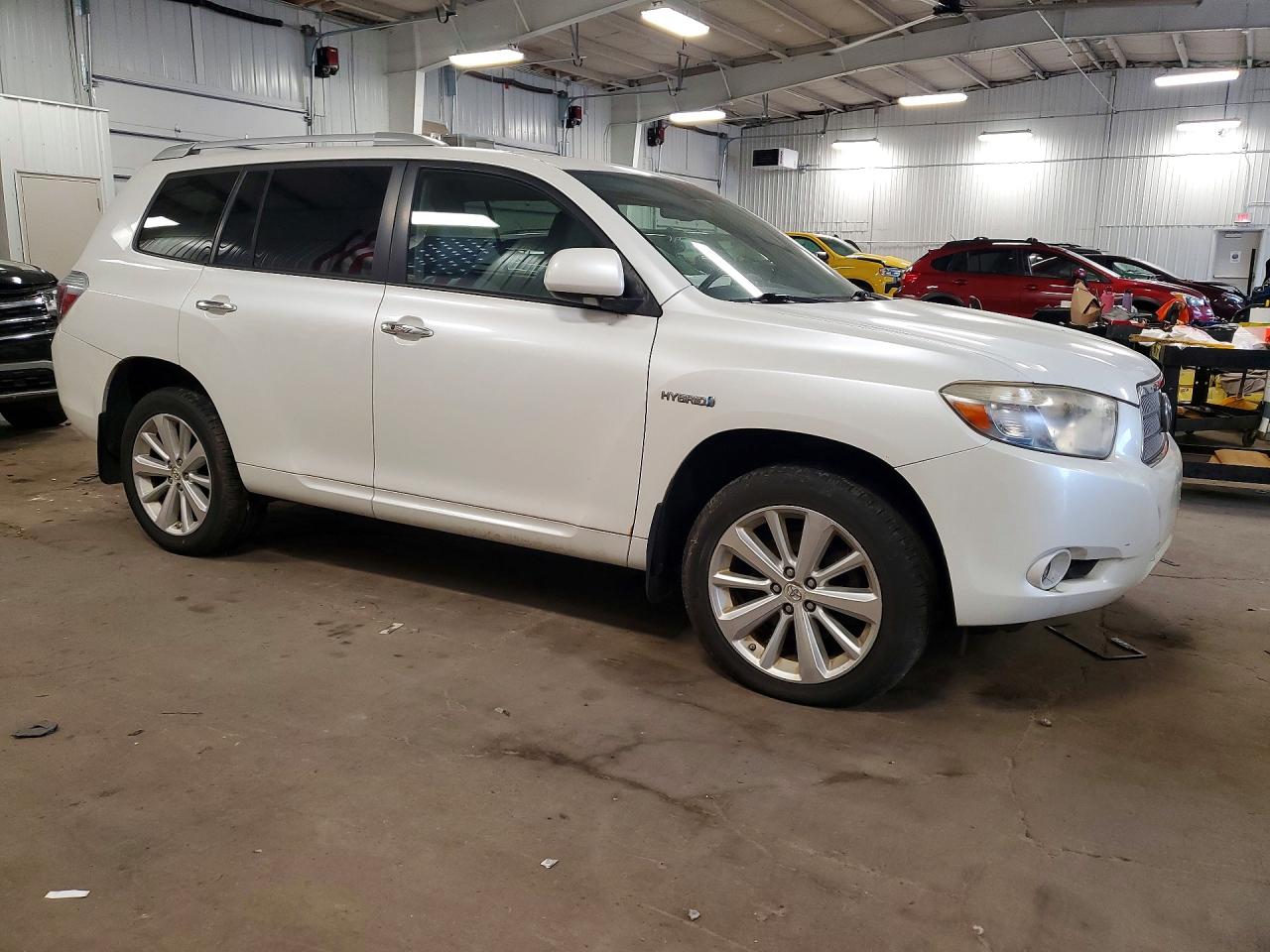 2008 Toyota Highlander Hybrid Limited White vin: JTEEW44A582001252
