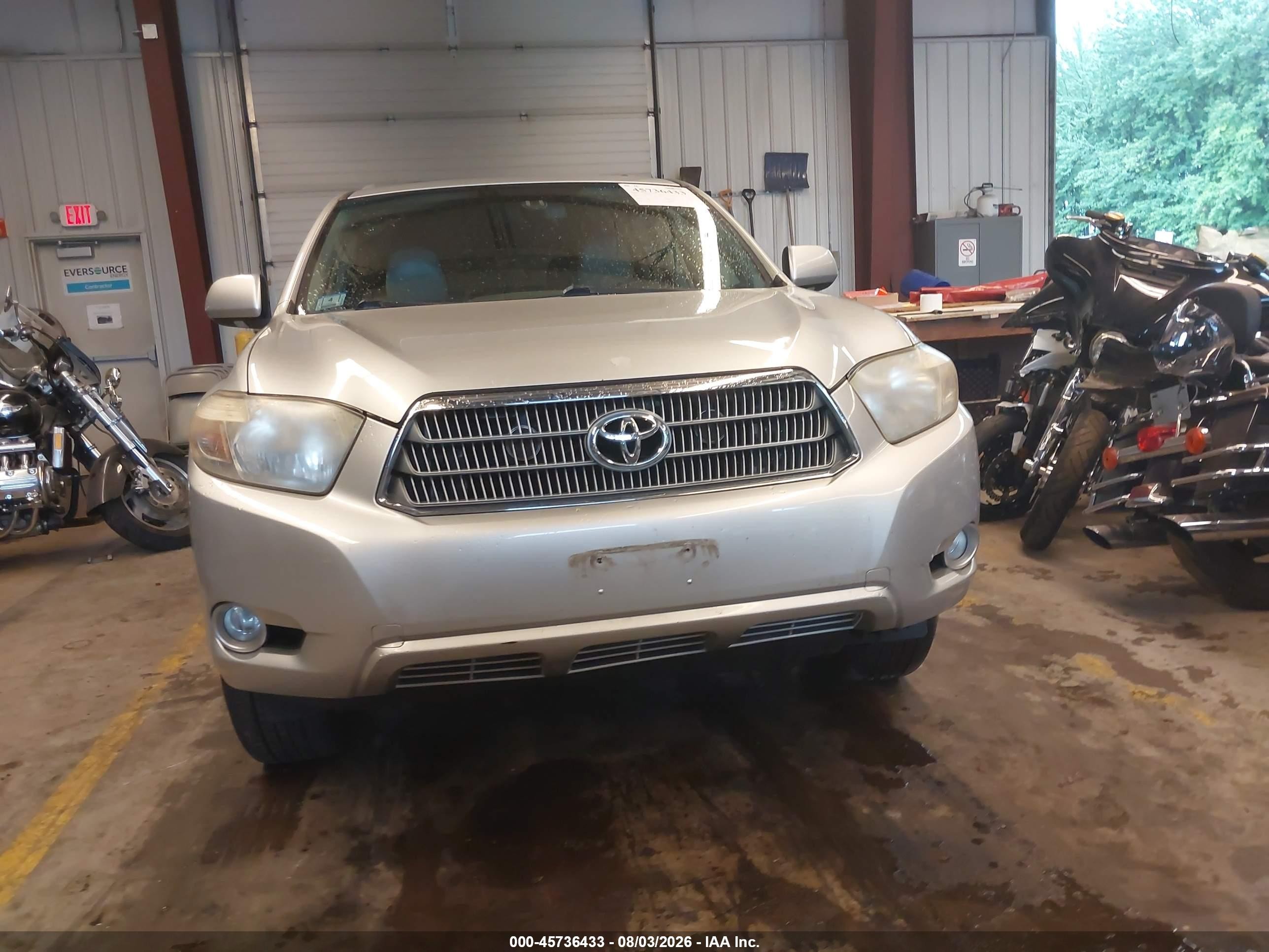 2008 Toyota Highlander Hybrid Limited Silver vin: JTEEW44A582005656