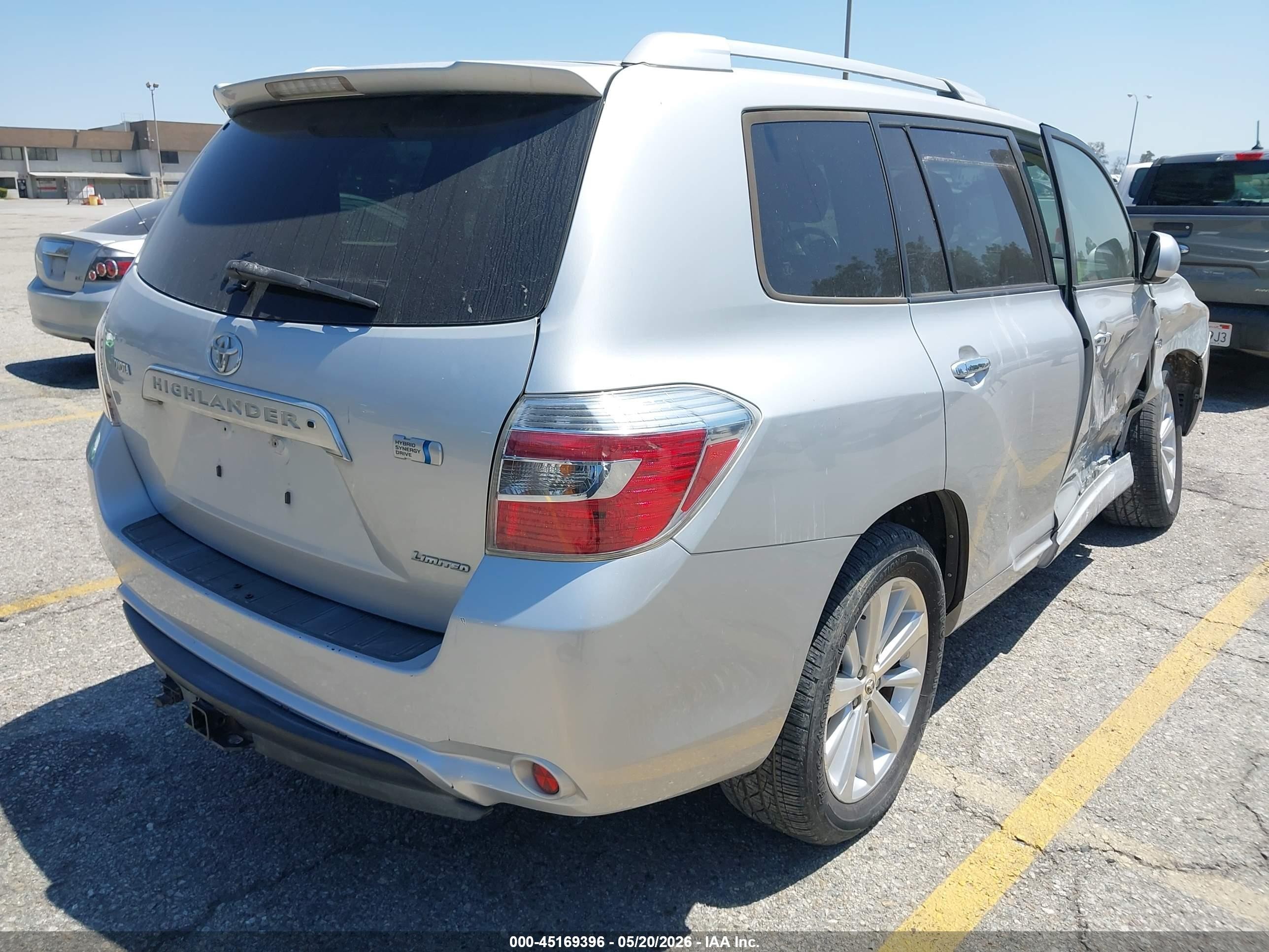 2008 Toyota Highlander Hybrid Limited Silver vin: JTEEW44A582009626