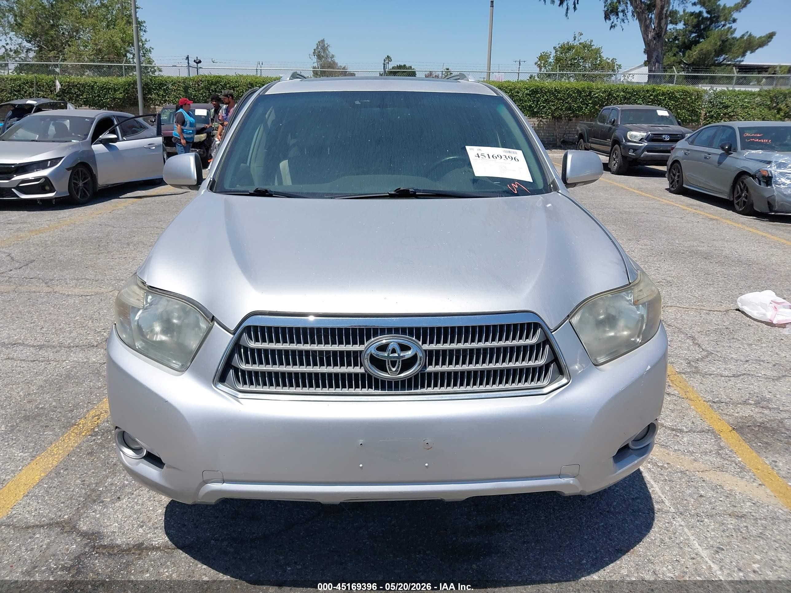 2008 Toyota Highlander Hybrid Limited Silver vin: JTEEW44A582009626