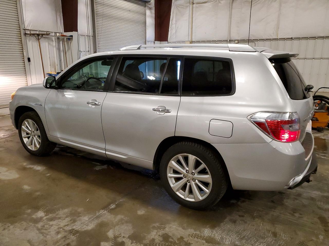 2008 Toyota Highlander Hybrid Limited Silver vin: JTEEW44A582012963