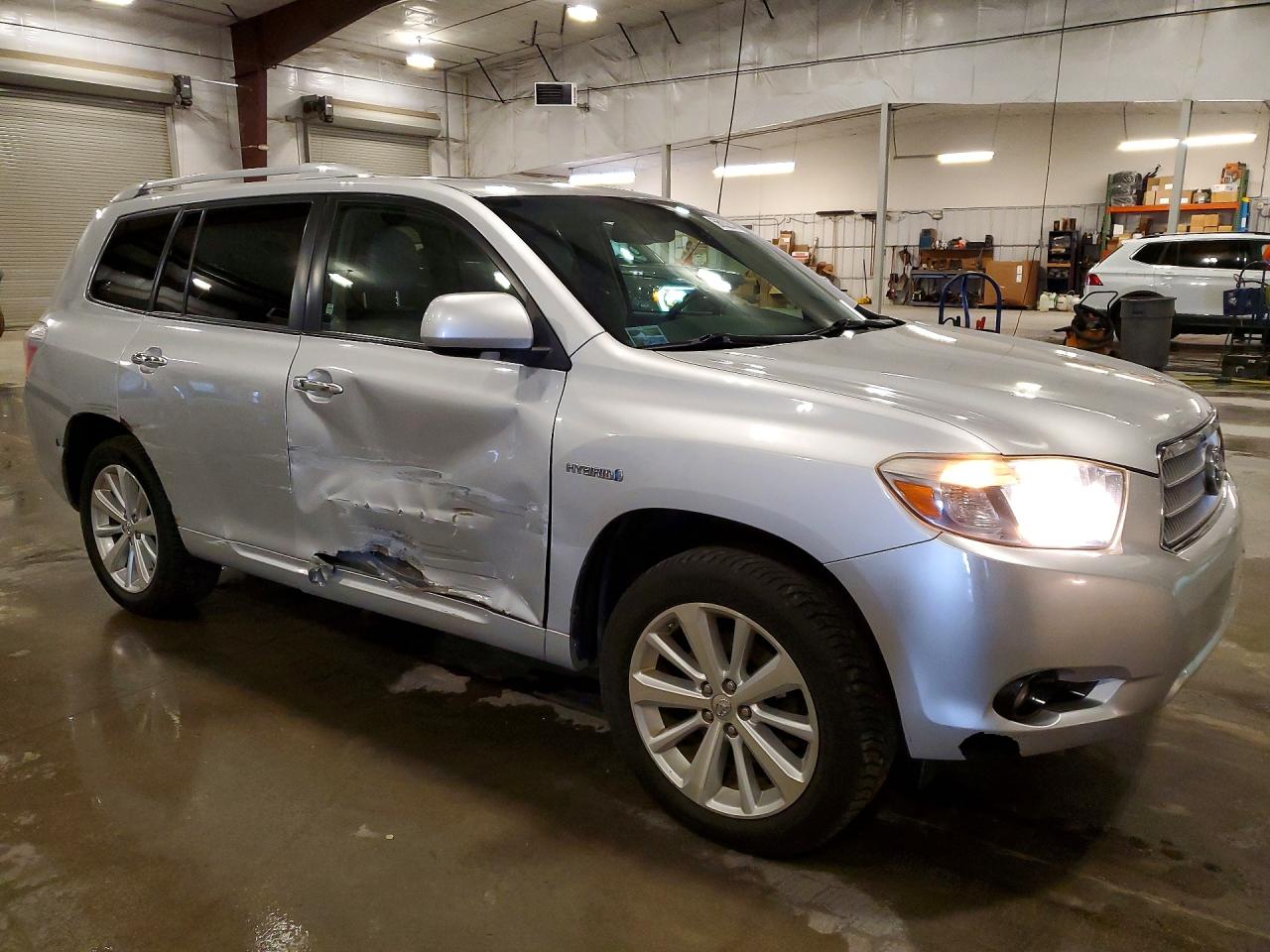 2008 Toyota Highlander Hybrid Limited Silver vin: JTEEW44A582012963