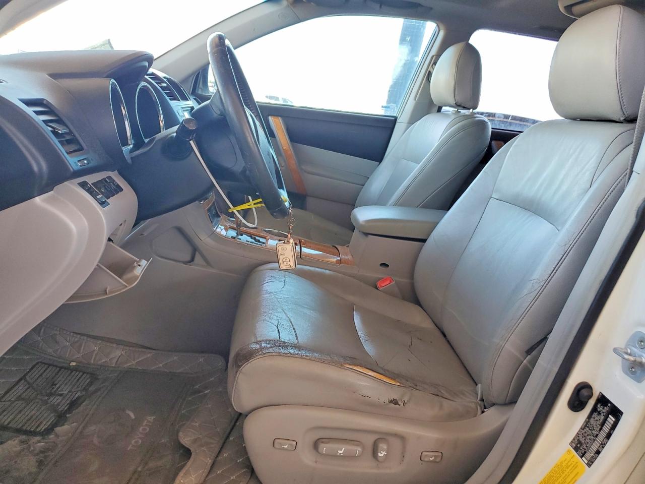 2009 Toyota Highlander Hybrid Limited White vin: JTEEW44A692031183