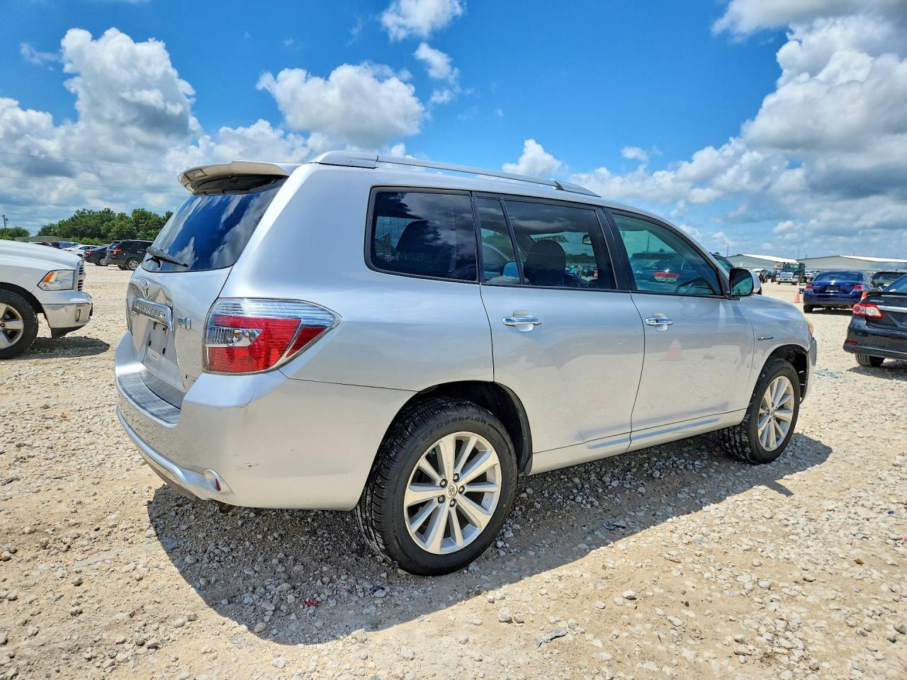 2008 Toyota Highlander Hybrid Limited Silver vin: JTEEW44A882000855