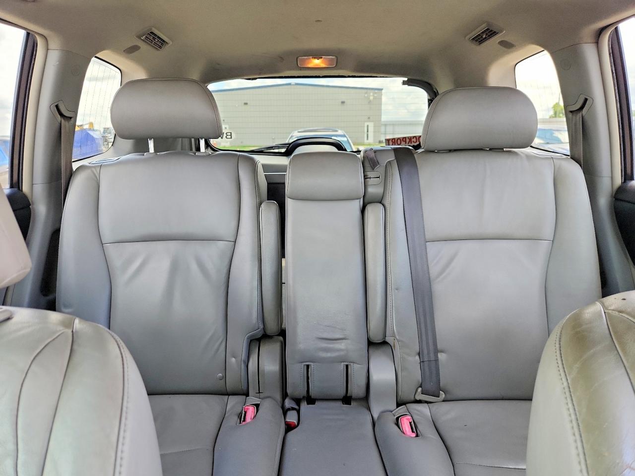 2008 Toyota Highlander Hybrid Limited Silver vin: JTEEW44A882000855