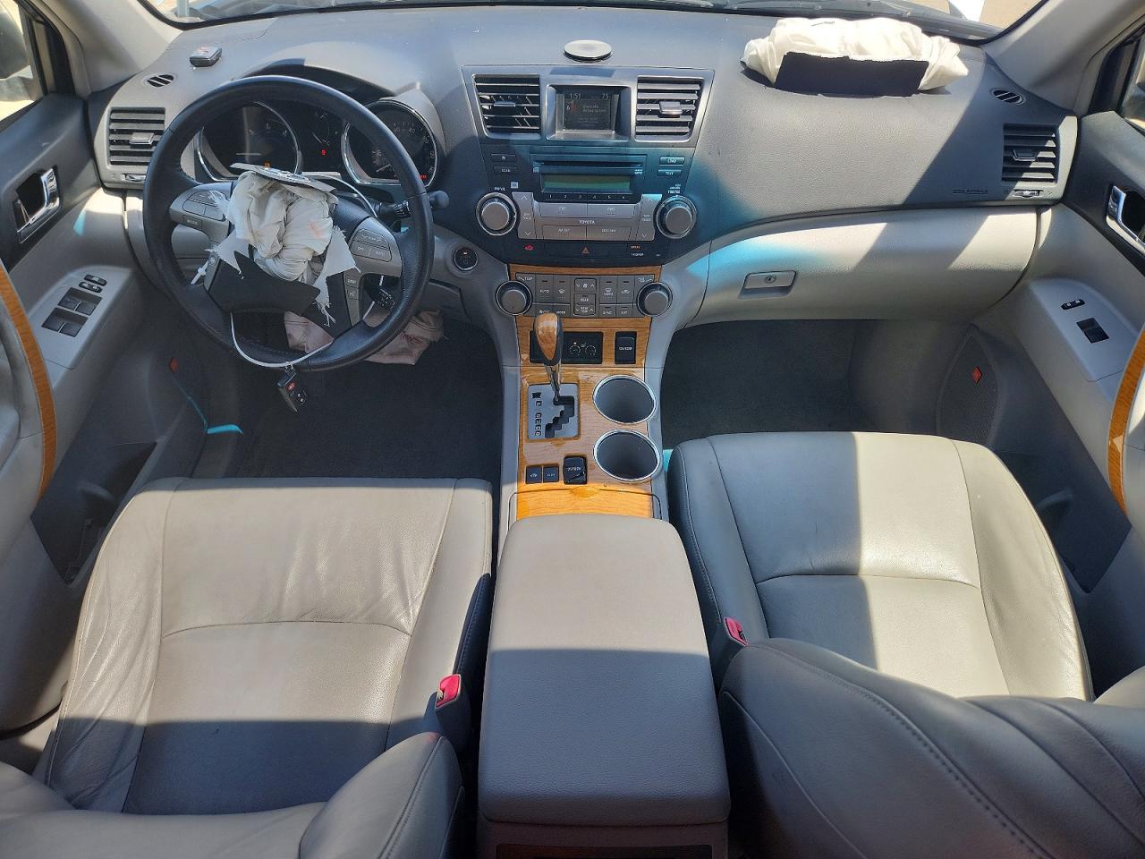 2008 Toyota Highlander Hybrid Limited Silver vin: JTEEW44A882014206