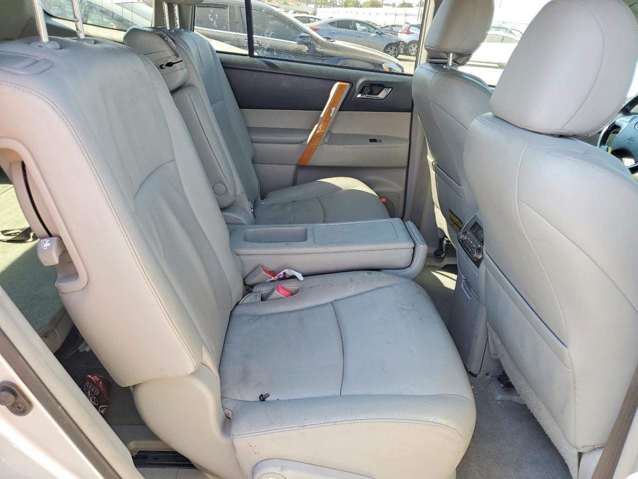 2009 Toyota Highlander Hybrid Limited Silver vin: JTEEW44A892035011