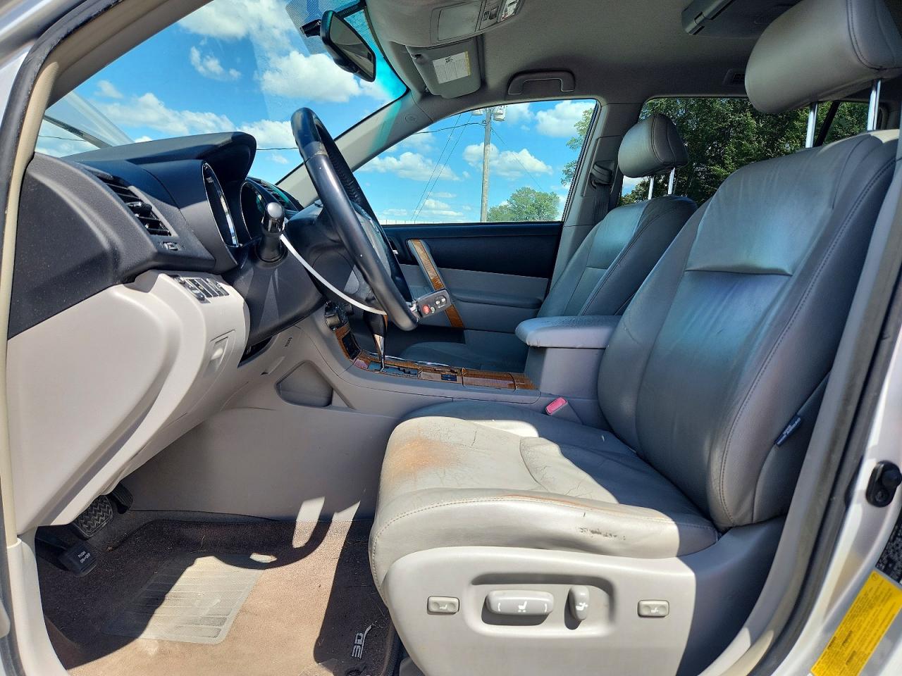 2008 Toyota Highlander Hybrid Limited Silver vin: JTEEW44A982010892