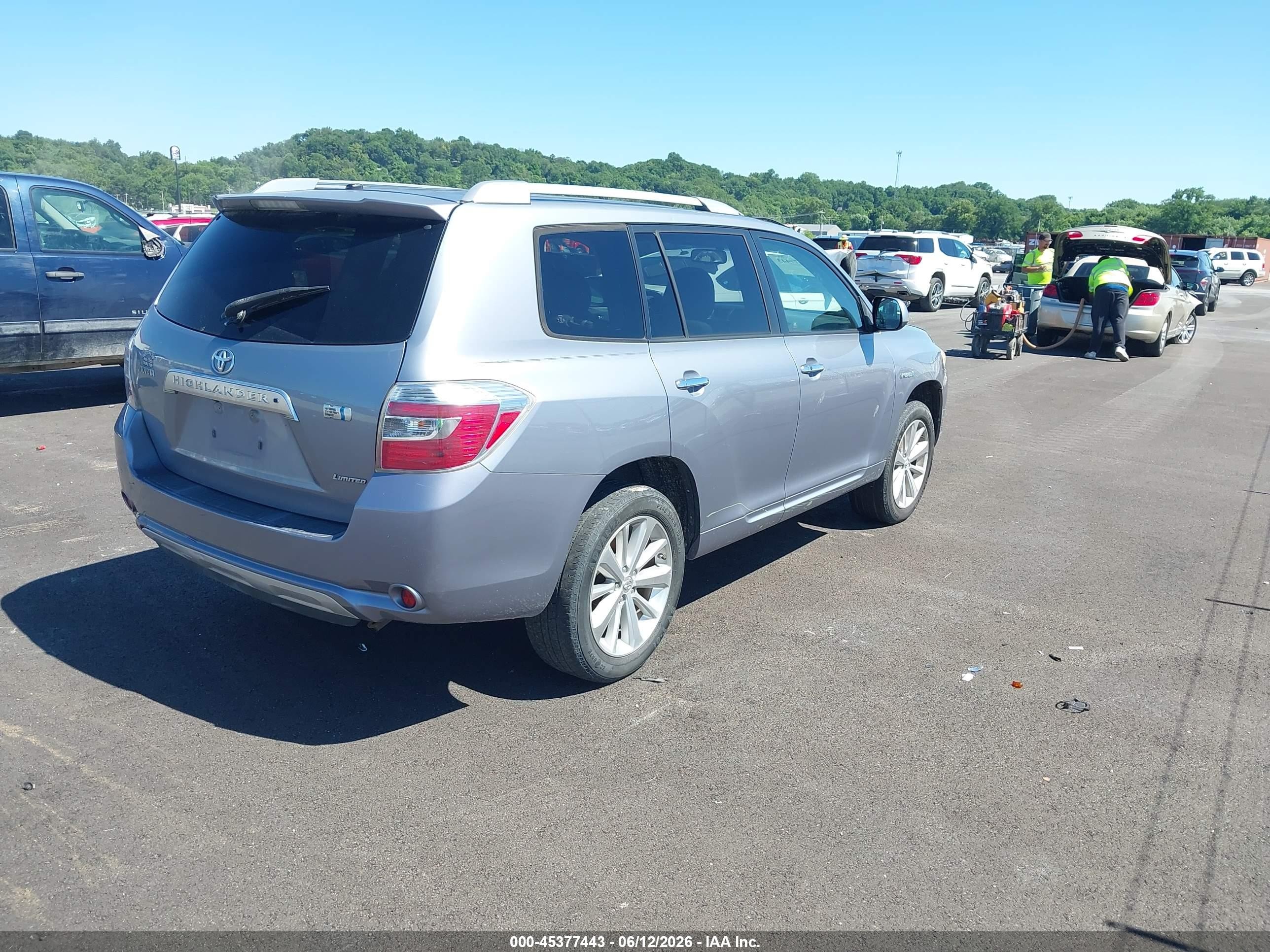 2008 Toyota Highlander Hybrid Limited Silver vin: JTEEW44A982012979