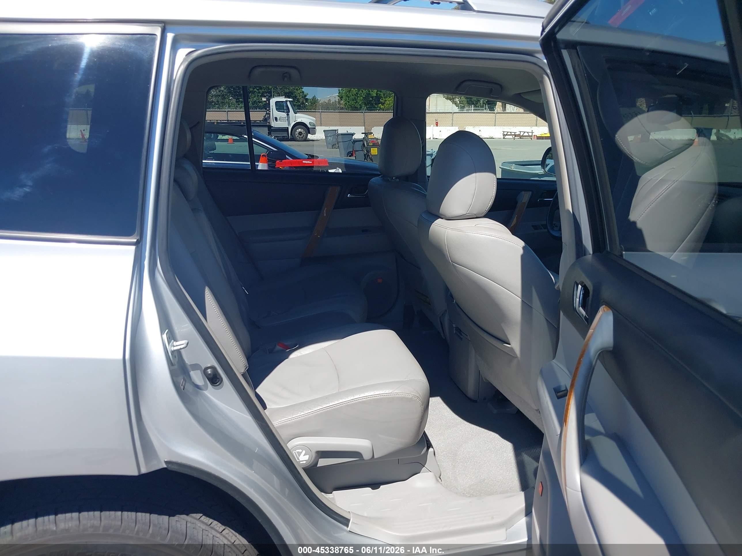 2008 Toyota Highlander Hybrid Limited Gray vin: JTEEW44AX82006950