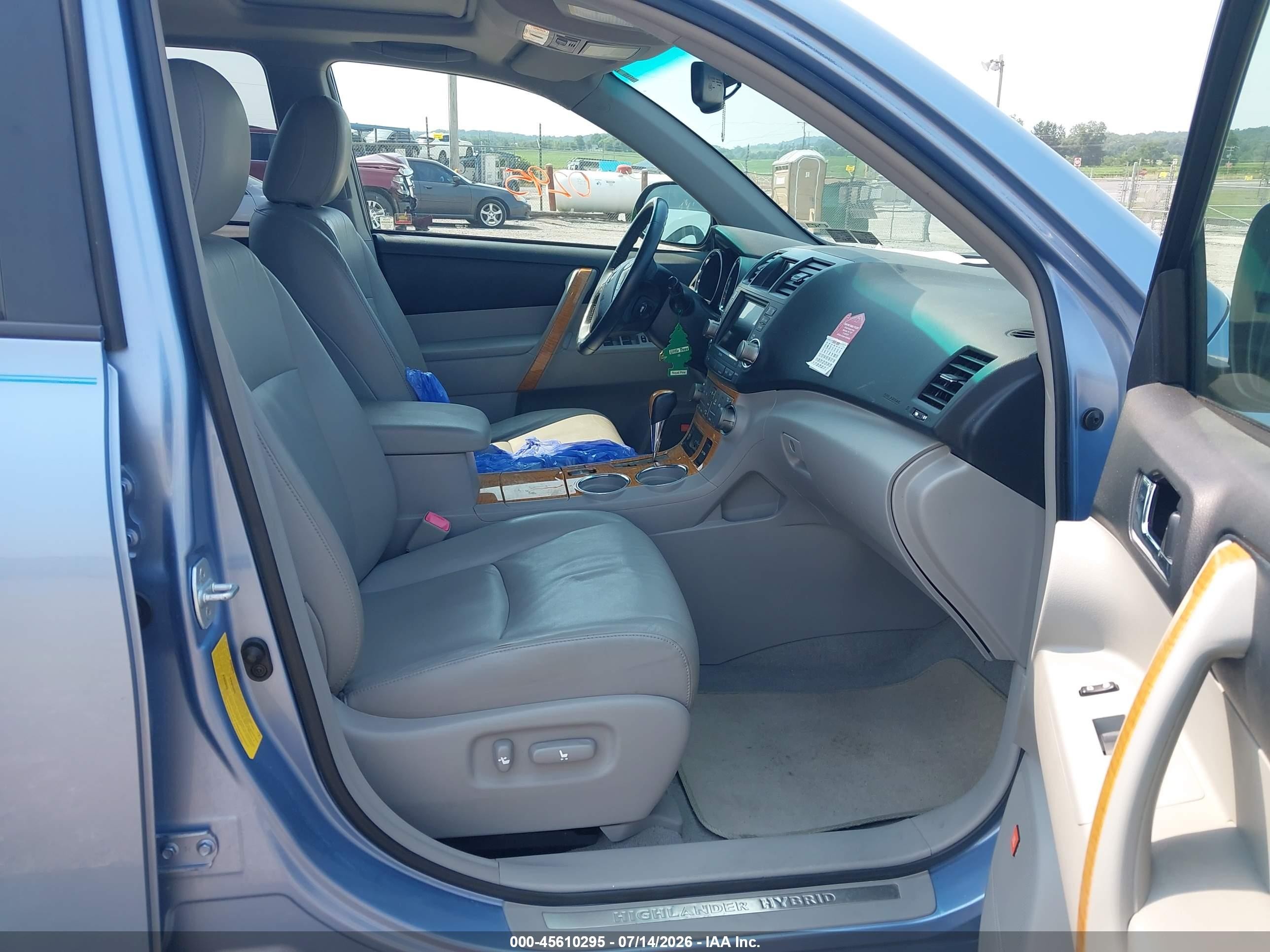 2008 Toyota Highlander Hybrid Limited Light Blue vin: JTEEW44AX82024431